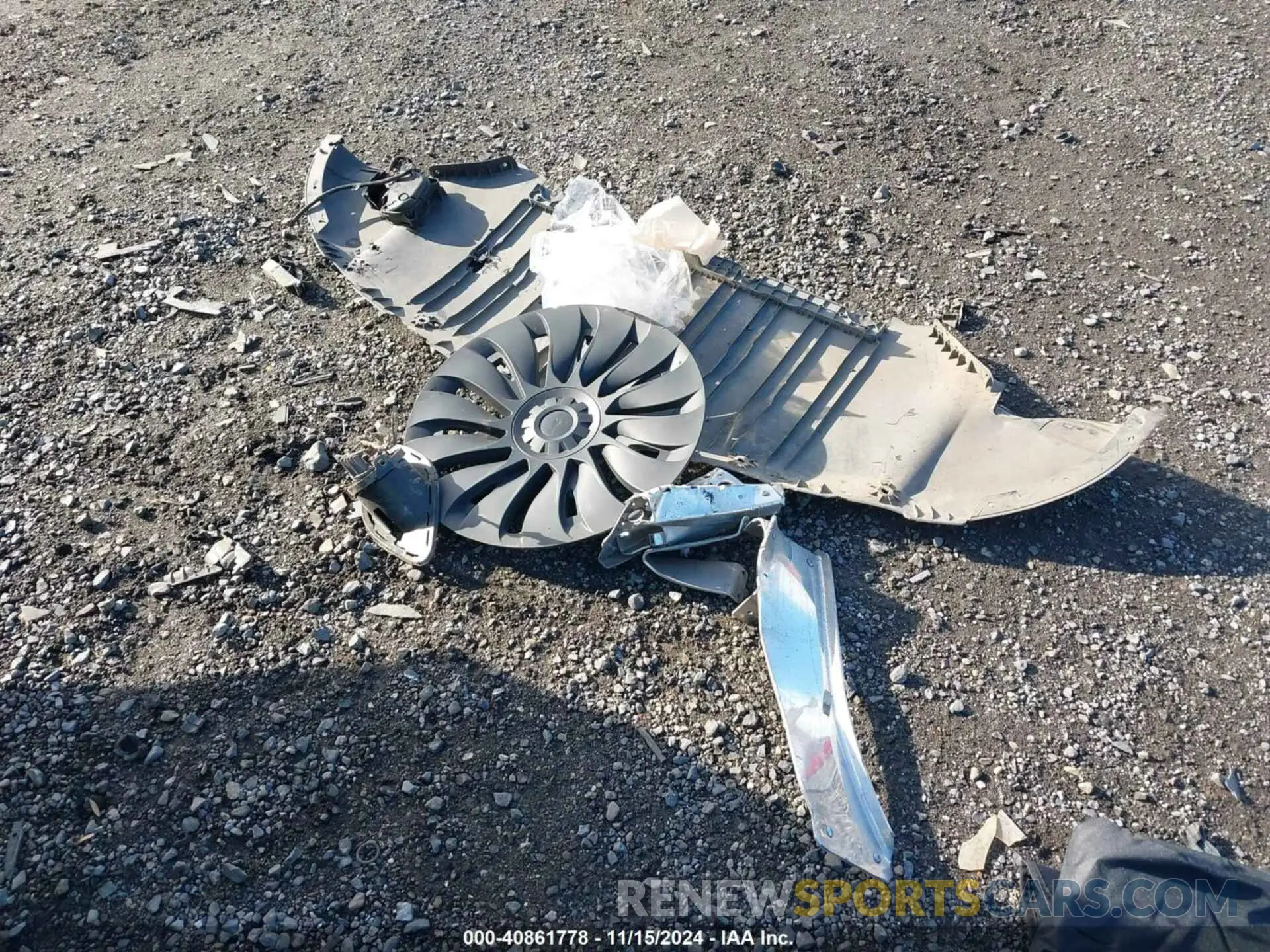11 Photograph of a damaged car 5YJYGDEE3MF196128 TESLA MODEL Y 2021
