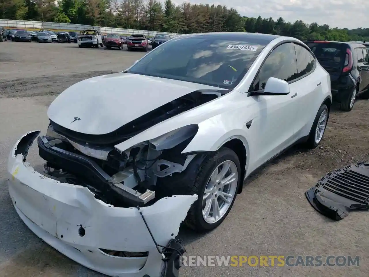 2 Photograph of a damaged car 5YJYGDEE3MF207287 TESLA MODEL Y 2021