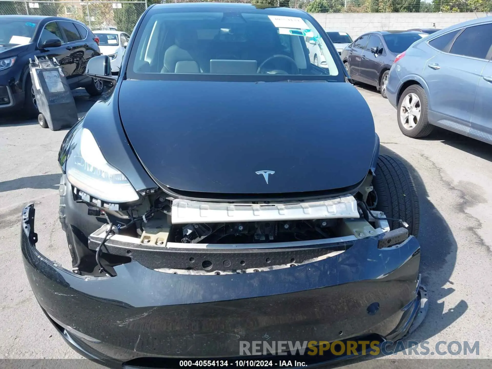 13 Photograph of a damaged car 5YJYGDEE3MF207290 TESLA MODEL Y 2021