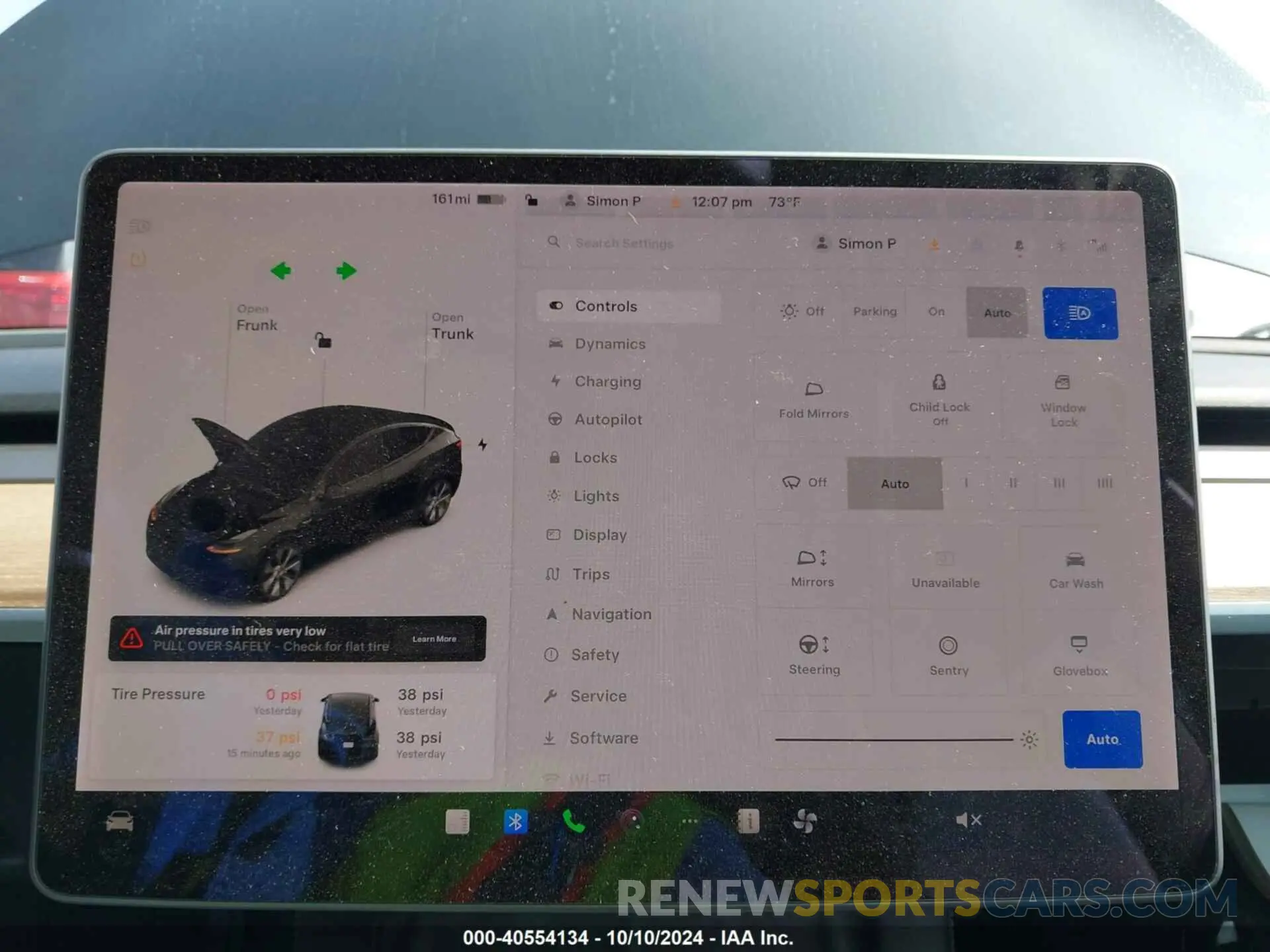 19 Photograph of a damaged car 5YJYGDEE3MF207290 TESLA MODEL Y 2021