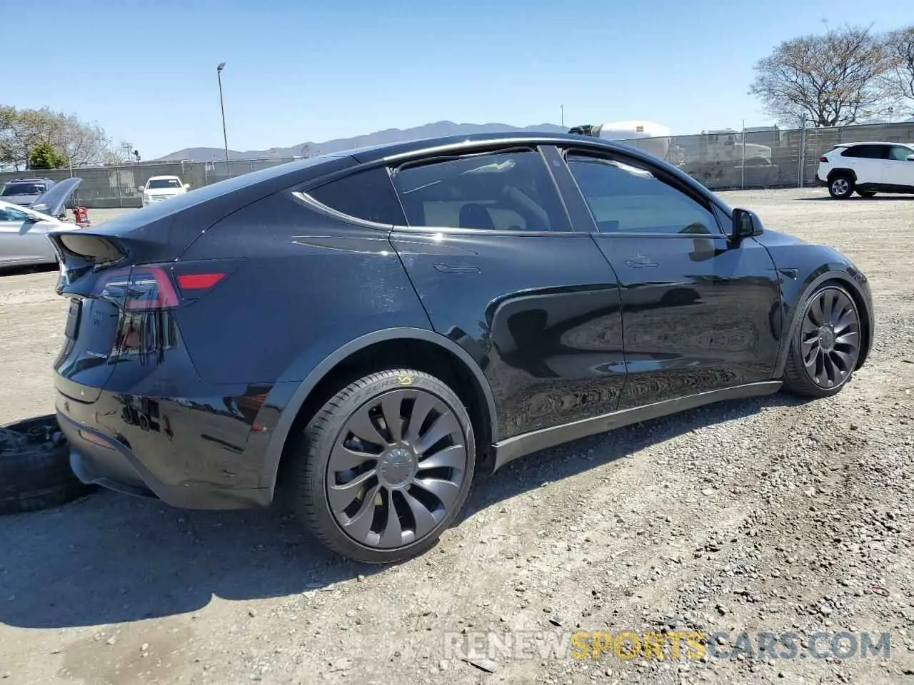 3 Photograph of a damaged car 5YJYGDEE3MF209217 TESLA MODEL Y 2021
