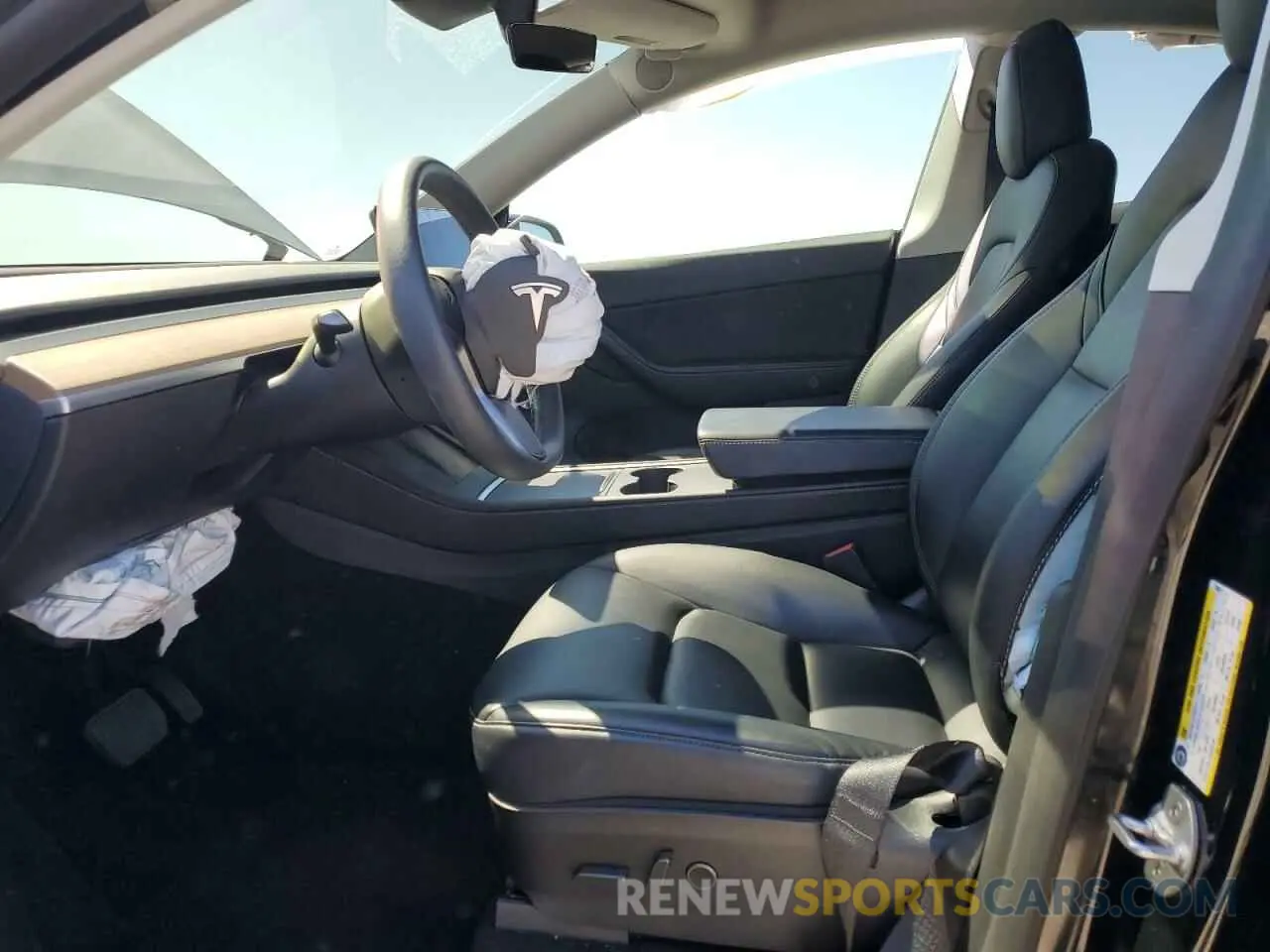 7 Photograph of a damaged car 5YJYGDEE3MF209217 TESLA MODEL Y 2021