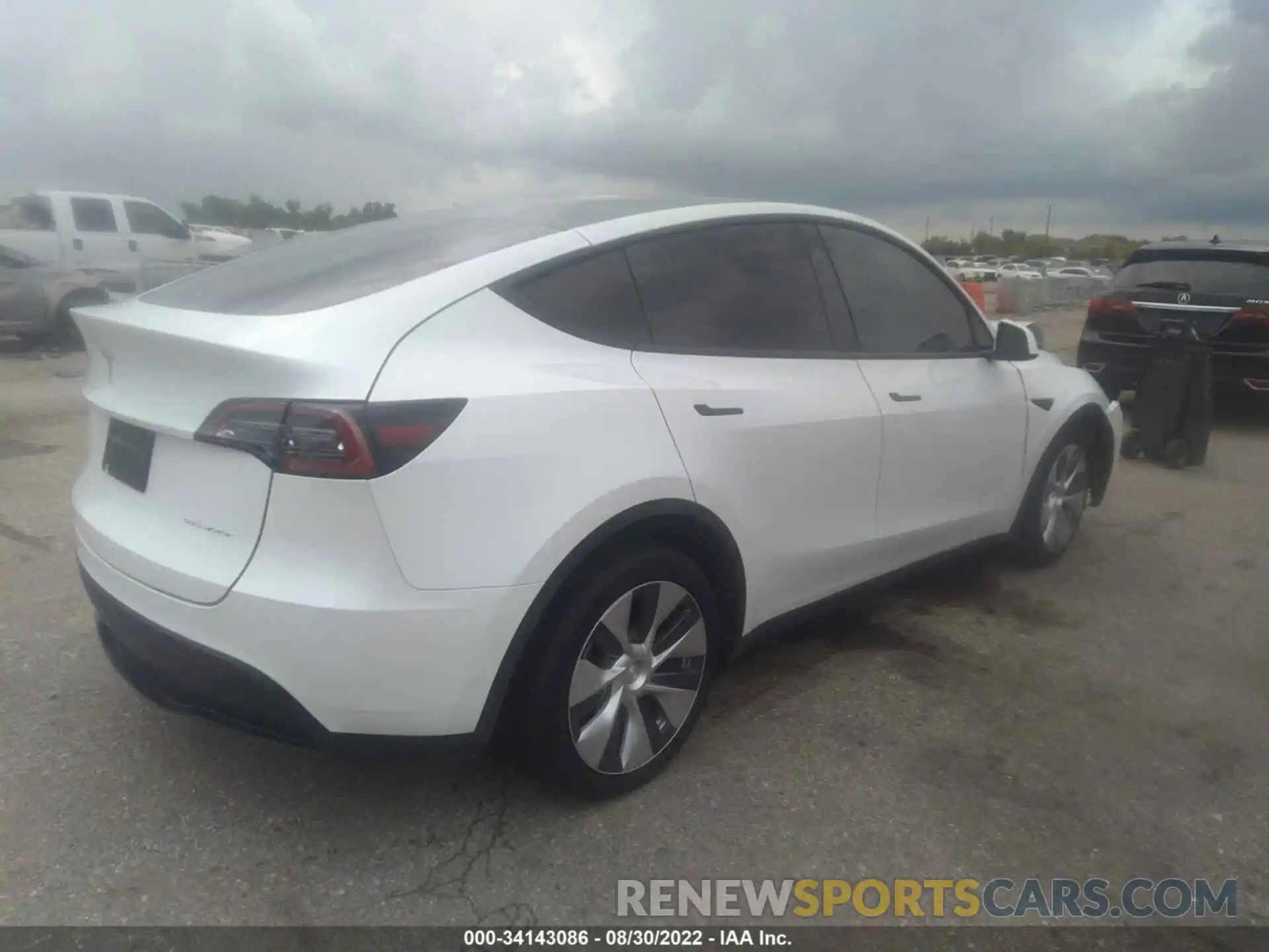 4 Photograph of a damaged car 5YJYGDEE3MF212876 TESLA MODEL Y 2021