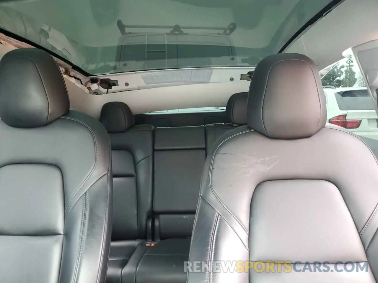 10 Photograph of a damaged car 5YJYGDEE3MF214823 TESLA MODEL Y 2021