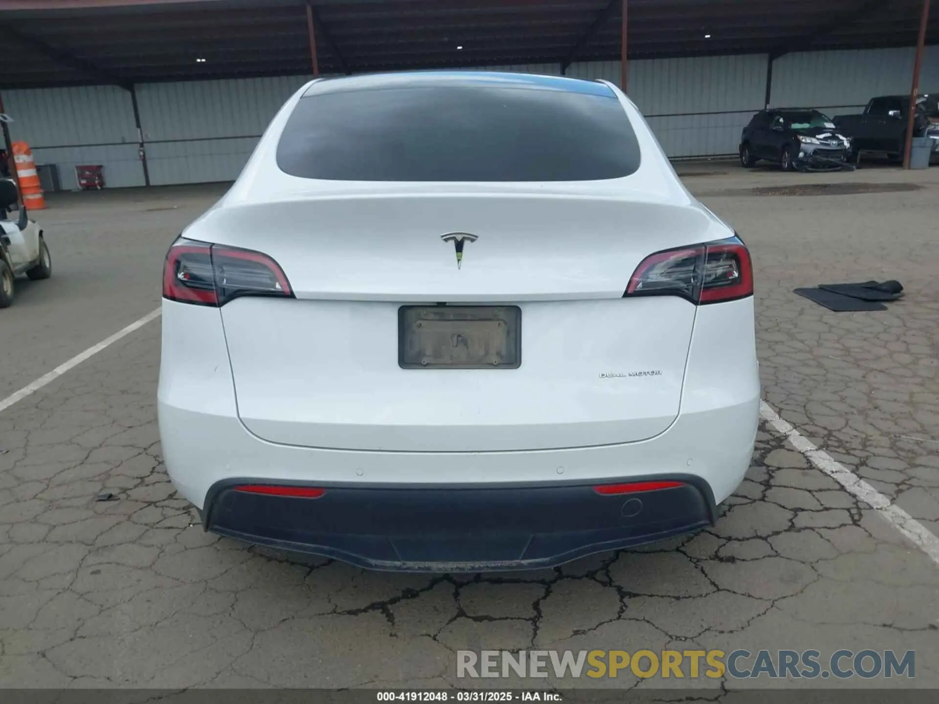 16 Photograph of a damaged car 5YJYGDEE3MF214952 TESLA MODEL Y 2021