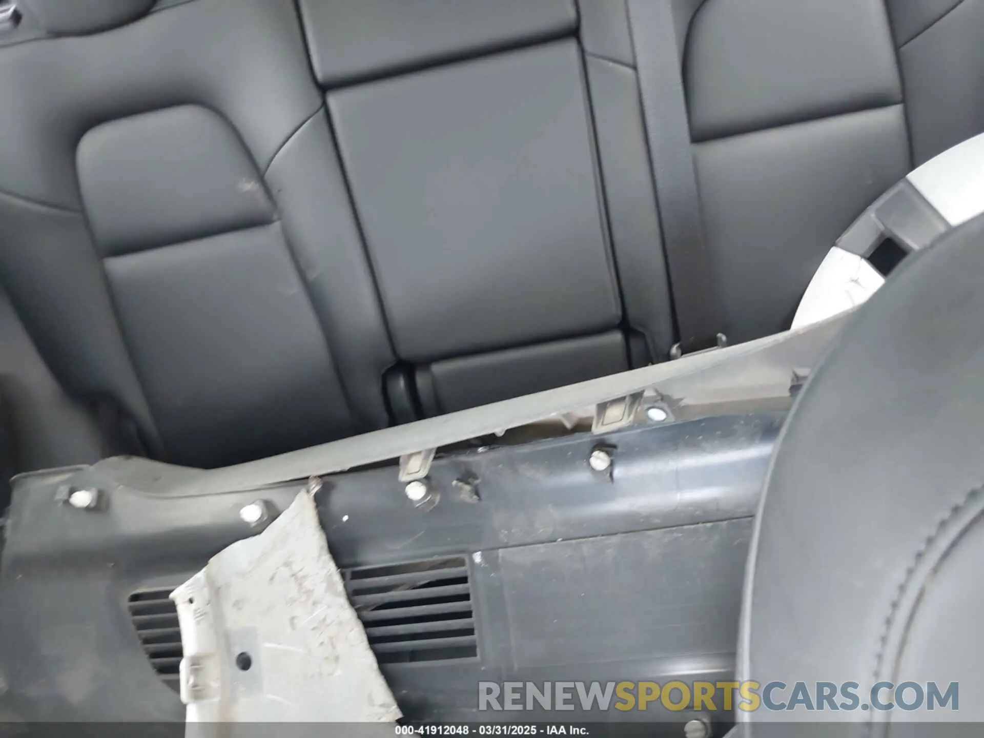 8 Photograph of a damaged car 5YJYGDEE3MF214952 TESLA MODEL Y 2021