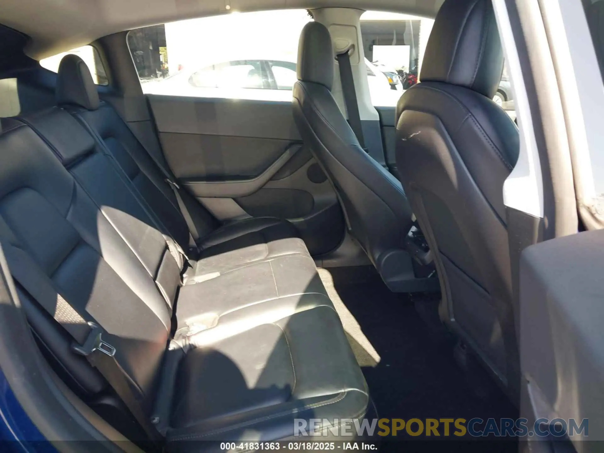 8 Photograph of a damaged car 5YJYGDEE3MF218743 TESLA MODEL Y 2021