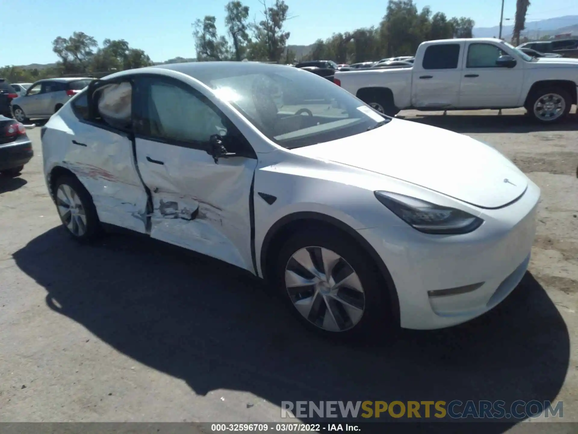 1 Photograph of a damaged car 5YJYGDEE3MF233131 TESLA MODEL Y 2021