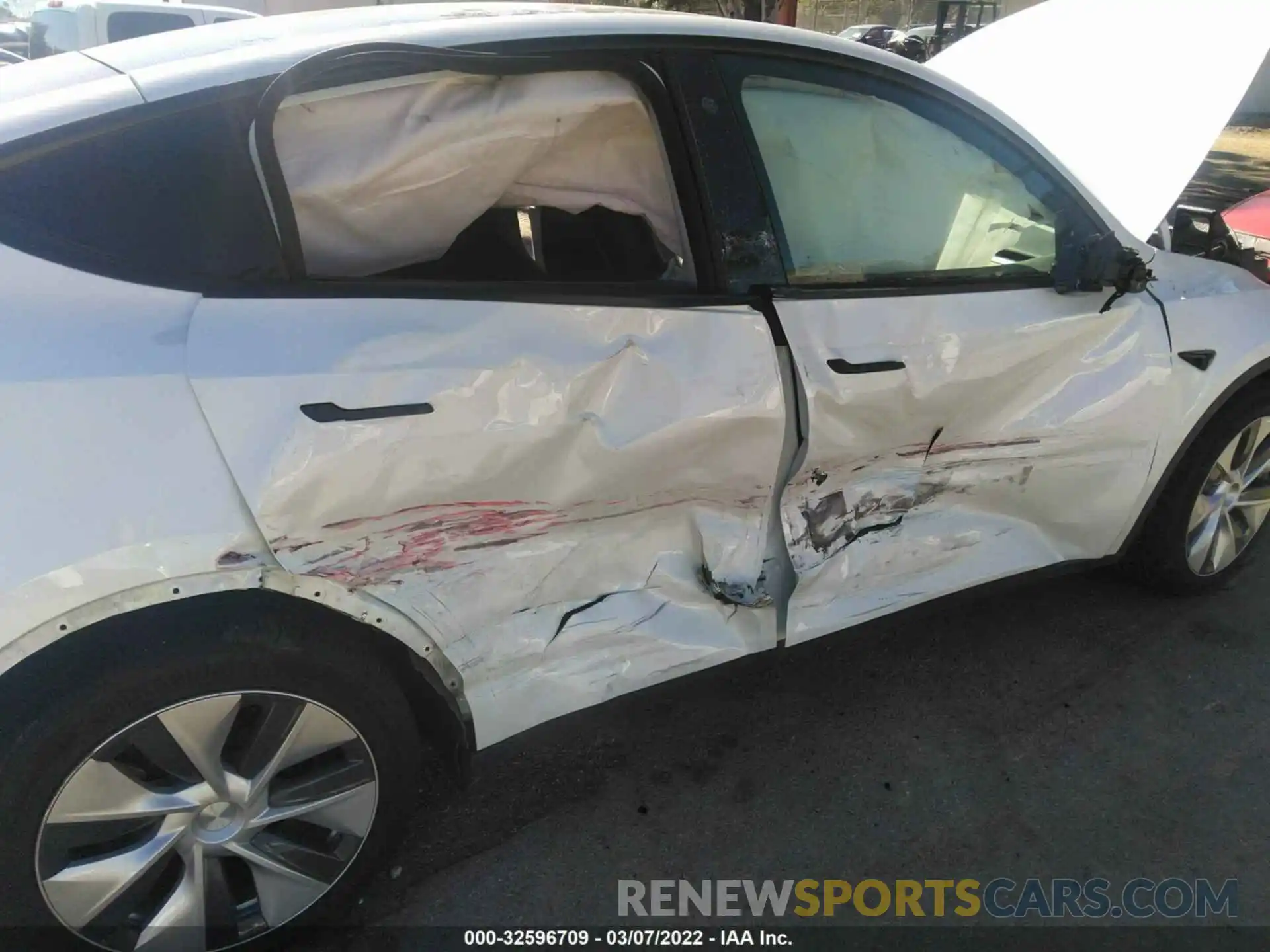 6 Photograph of a damaged car 5YJYGDEE3MF233131 TESLA MODEL Y 2021