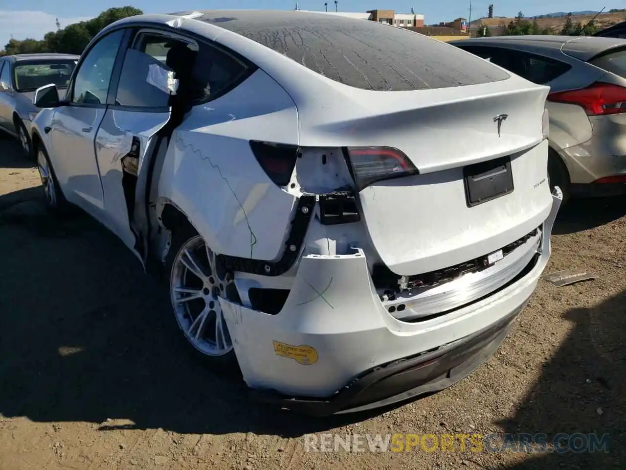 3 Photograph of a damaged car 5YJYGDEE3MF245991 TESLA MODEL Y 2021