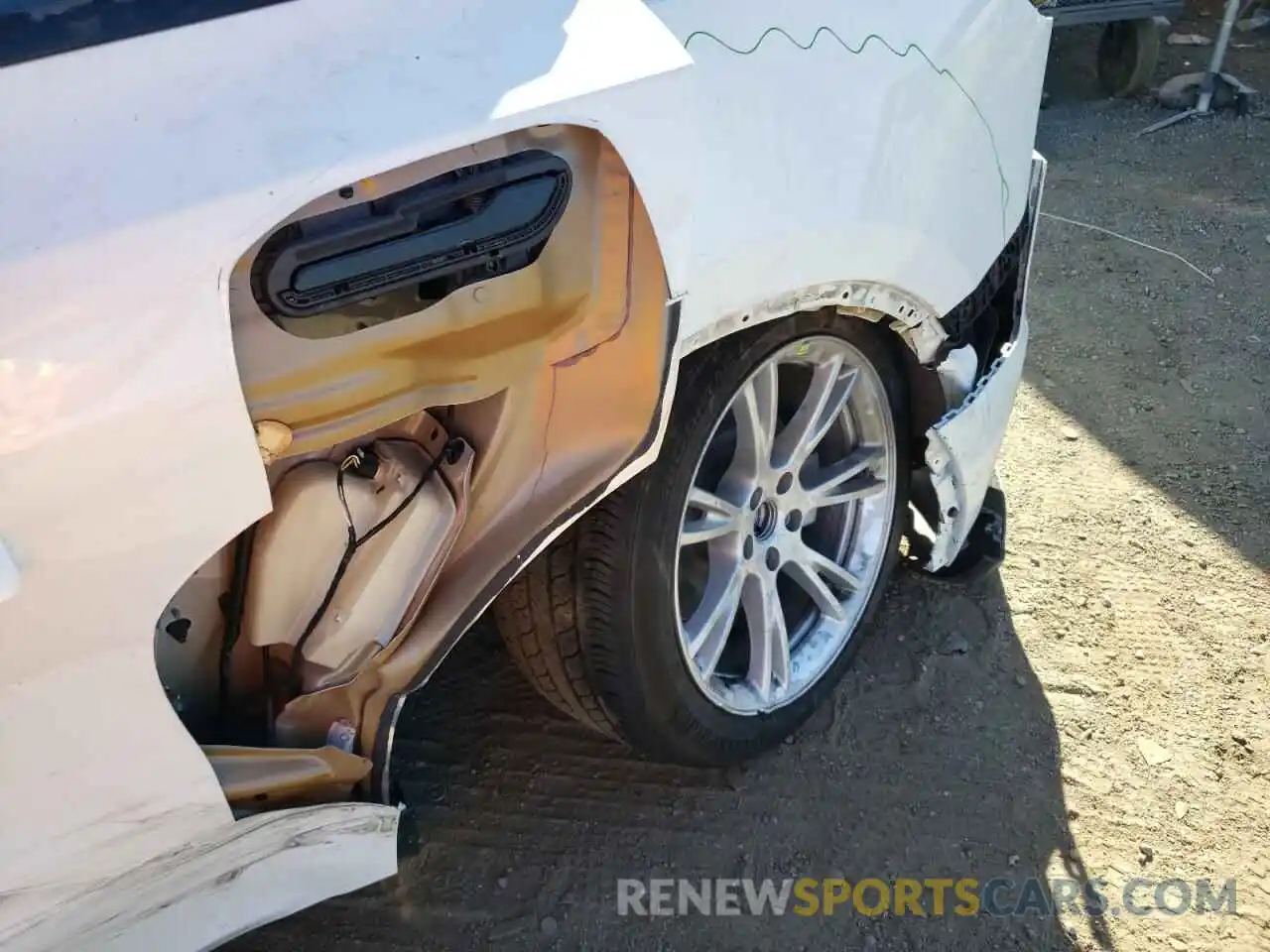 9 Photograph of a damaged car 5YJYGDEE3MF245991 TESLA MODEL Y 2021