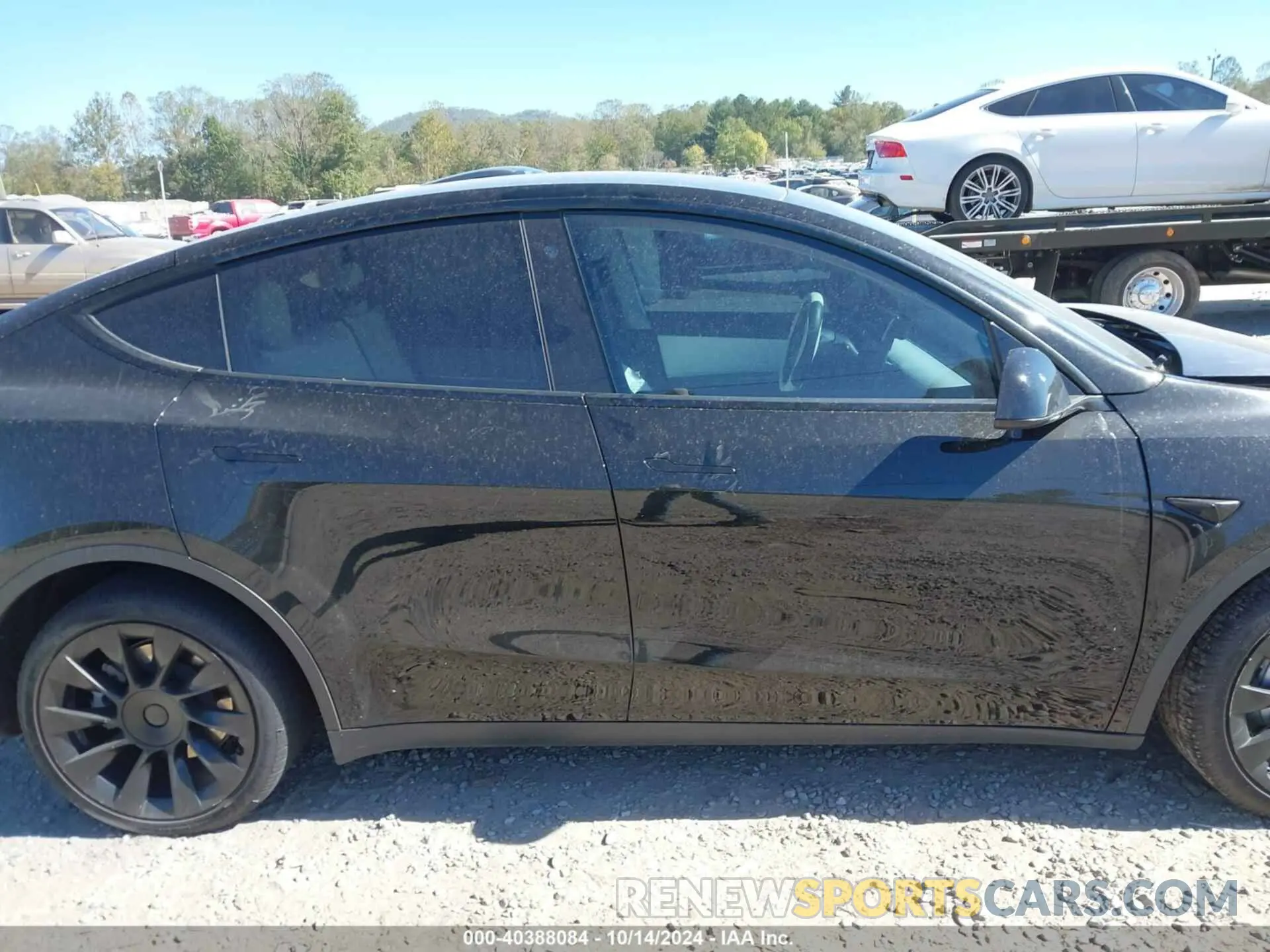 13 Photograph of a damaged car 5YJYGDEE3MF248485 TESLA MODEL Y 2021