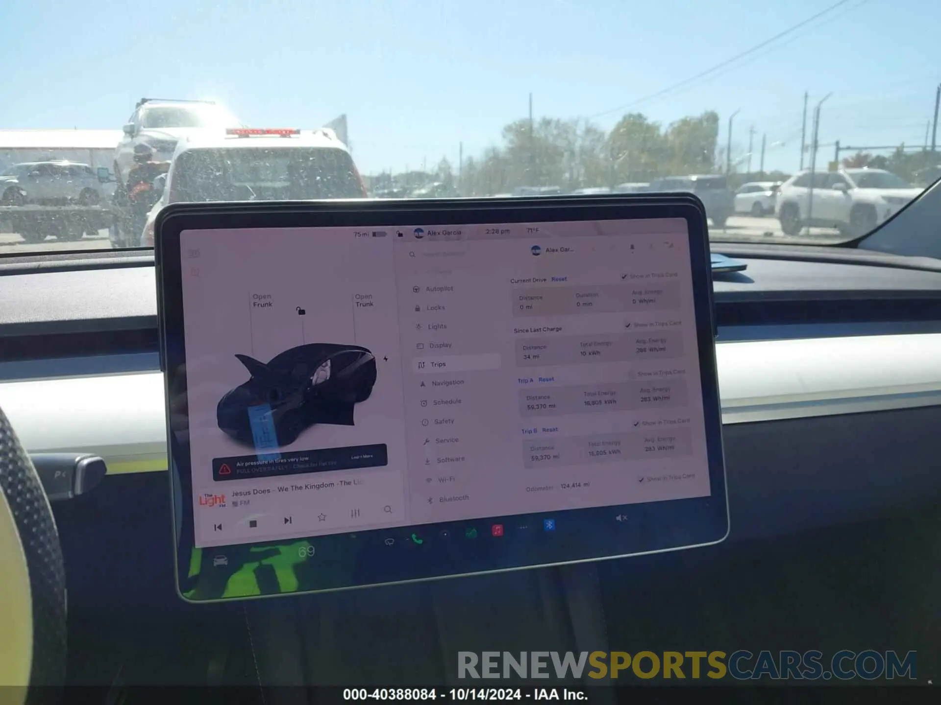 18 Photograph of a damaged car 5YJYGDEE3MF248485 TESLA MODEL Y 2021