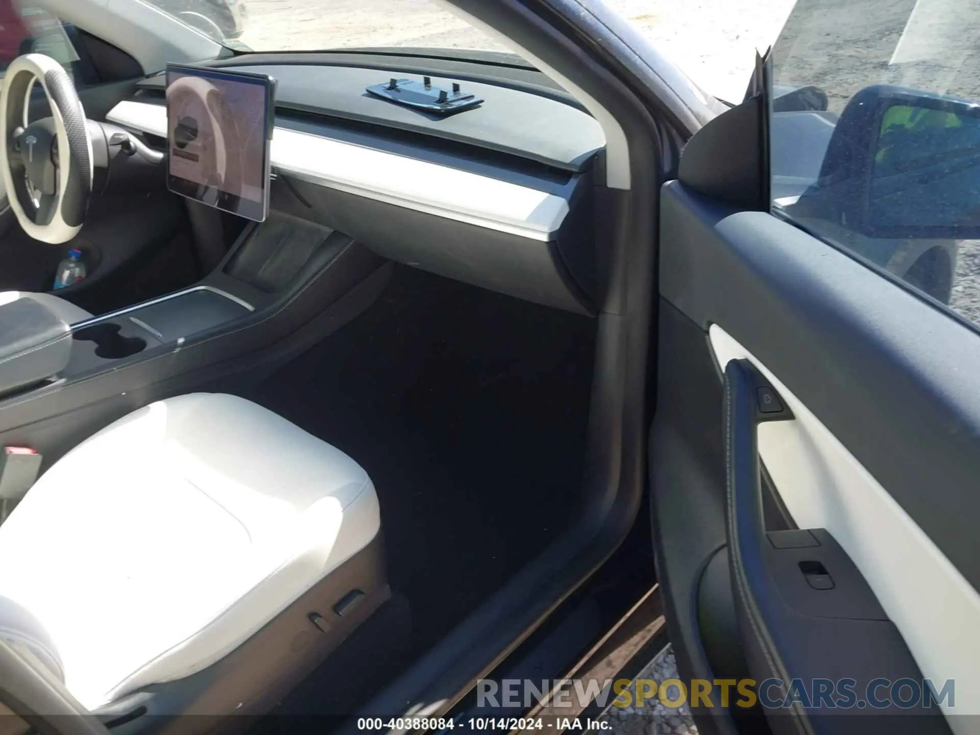 5 Photograph of a damaged car 5YJYGDEE3MF248485 TESLA MODEL Y 2021