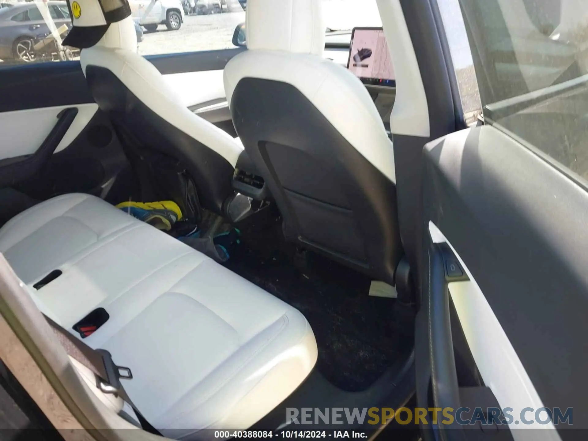 8 Photograph of a damaged car 5YJYGDEE3MF248485 TESLA MODEL Y 2021