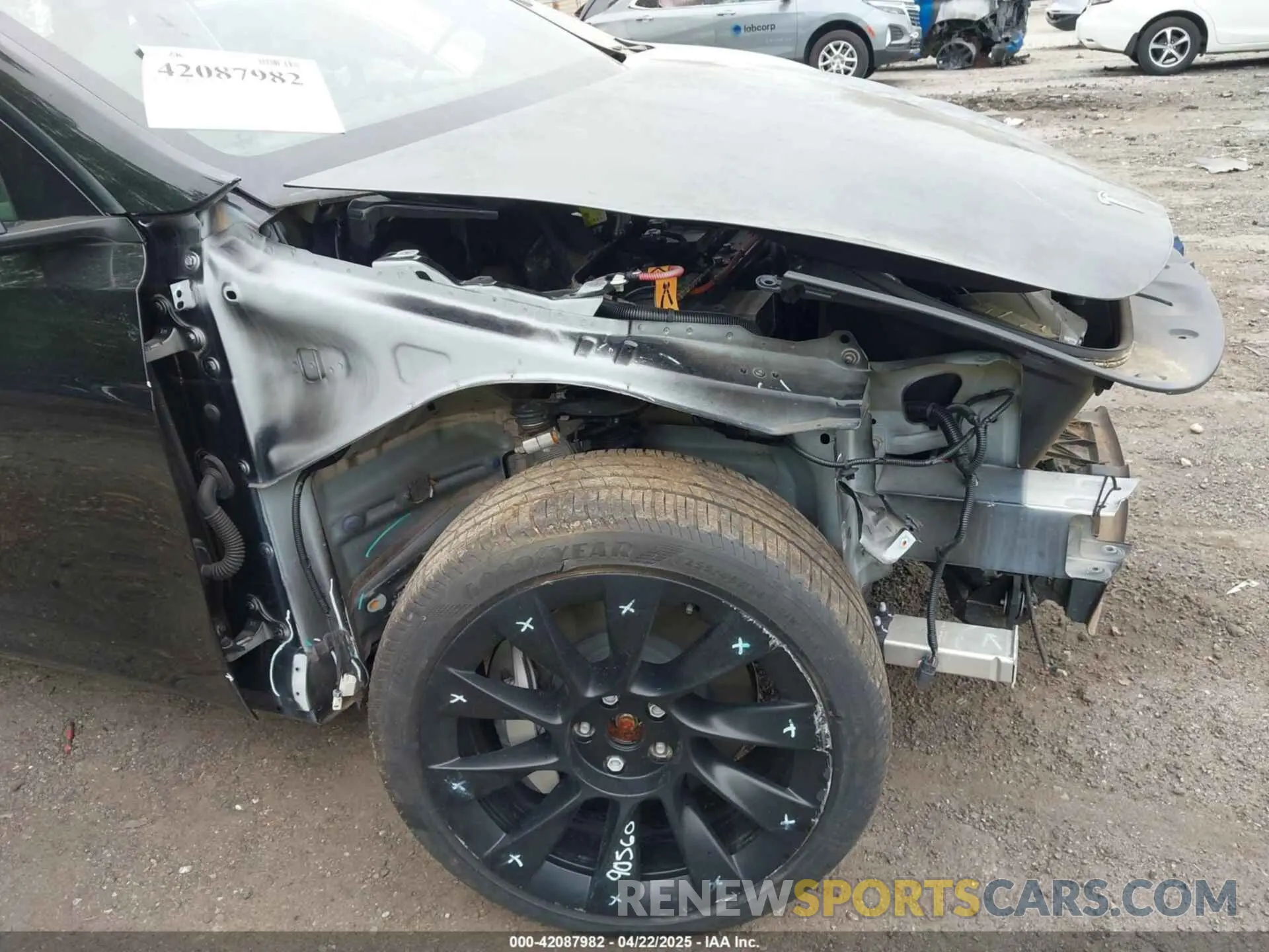 17 Photograph of a damaged car 5YJYGDEE3MF253573 TESLA MODEL Y 2021