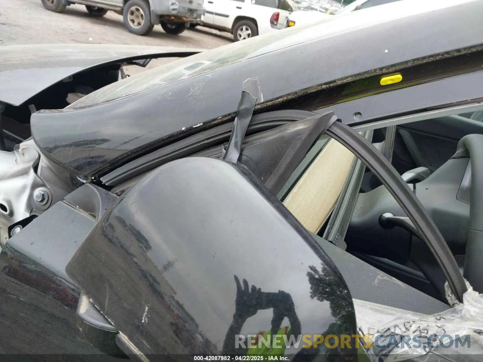 20 Photograph of a damaged car 5YJYGDEE3MF253573 TESLA MODEL Y 2021