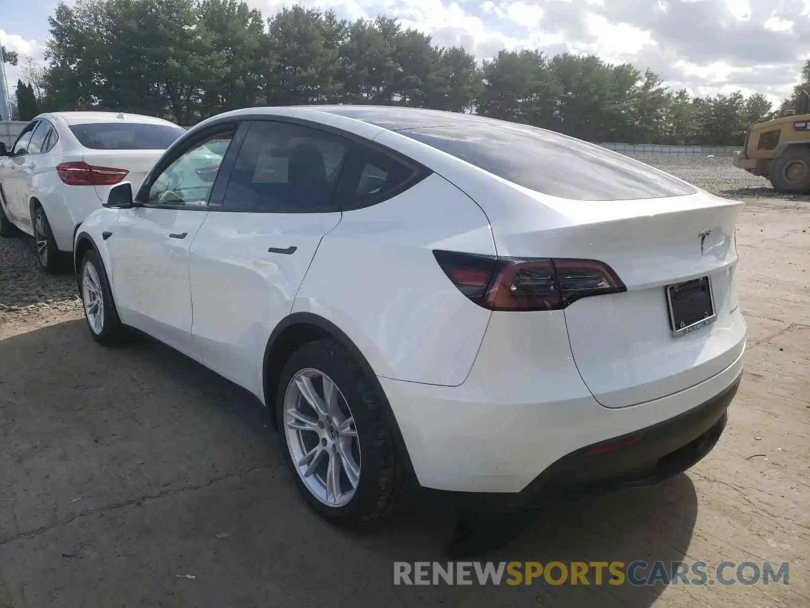 3 Photograph of a damaged car 5YJYGDEE3MF255761 TESLA MODEL Y 2021