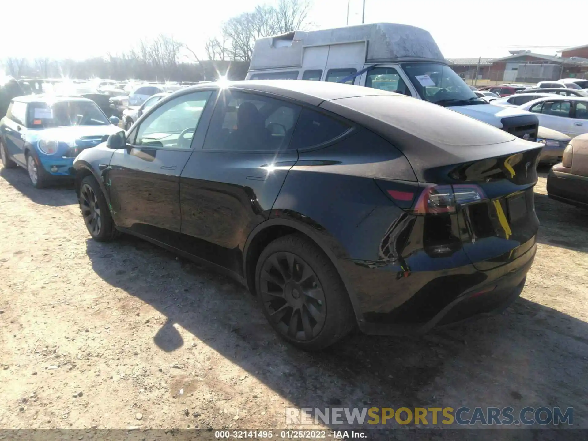 3 Photograph of a damaged car 5YJYGDEE3MF256425 TESLA MODEL Y 2021