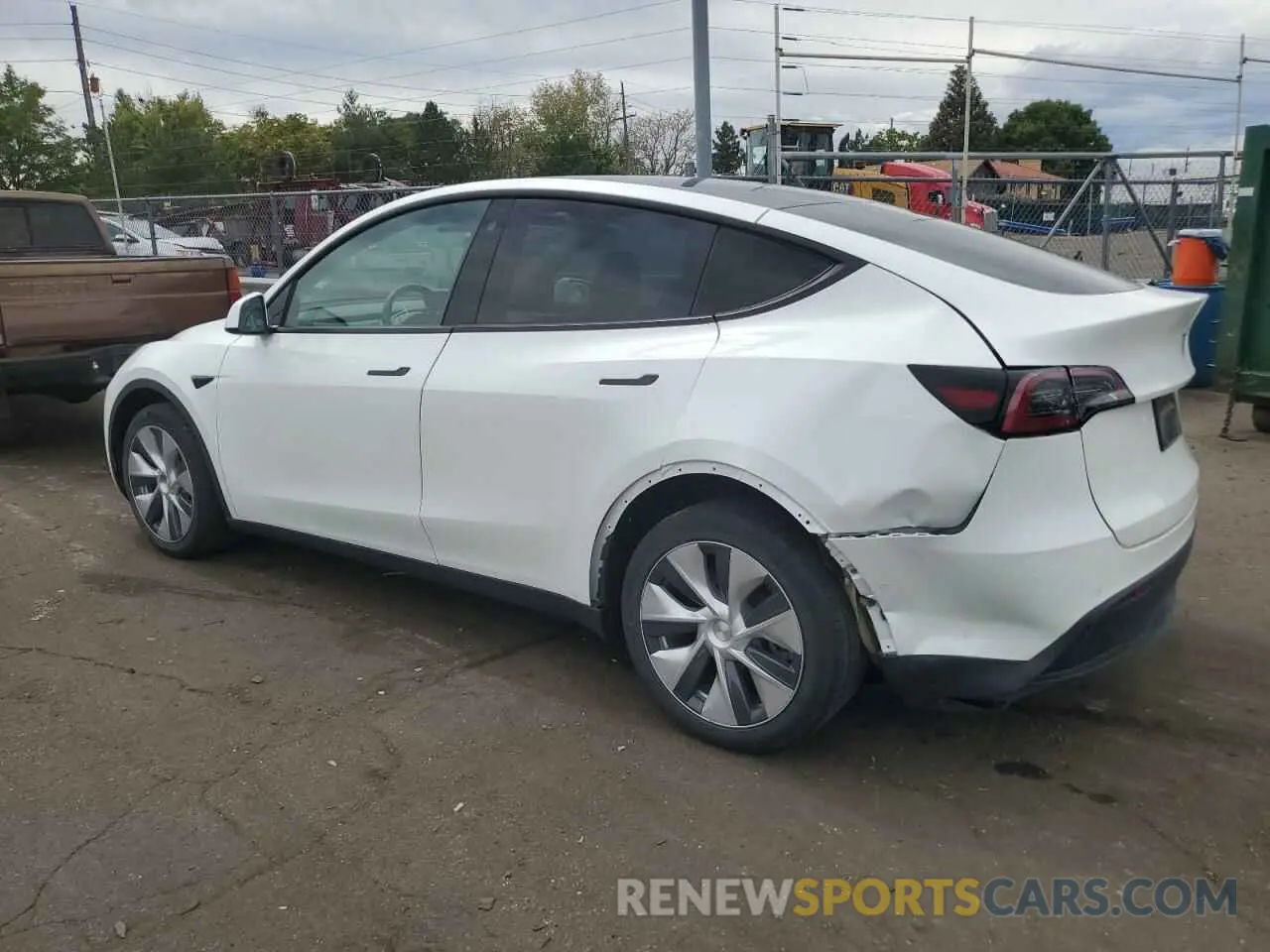 2 Photograph of a damaged car 5YJYGDEE3MF262726 TESLA MODEL Y 2021