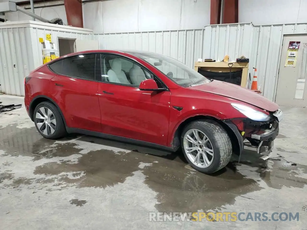 4 Photograph of a damaged car 5YJYGDEE3MF262953 TESLA MODEL Y 2021