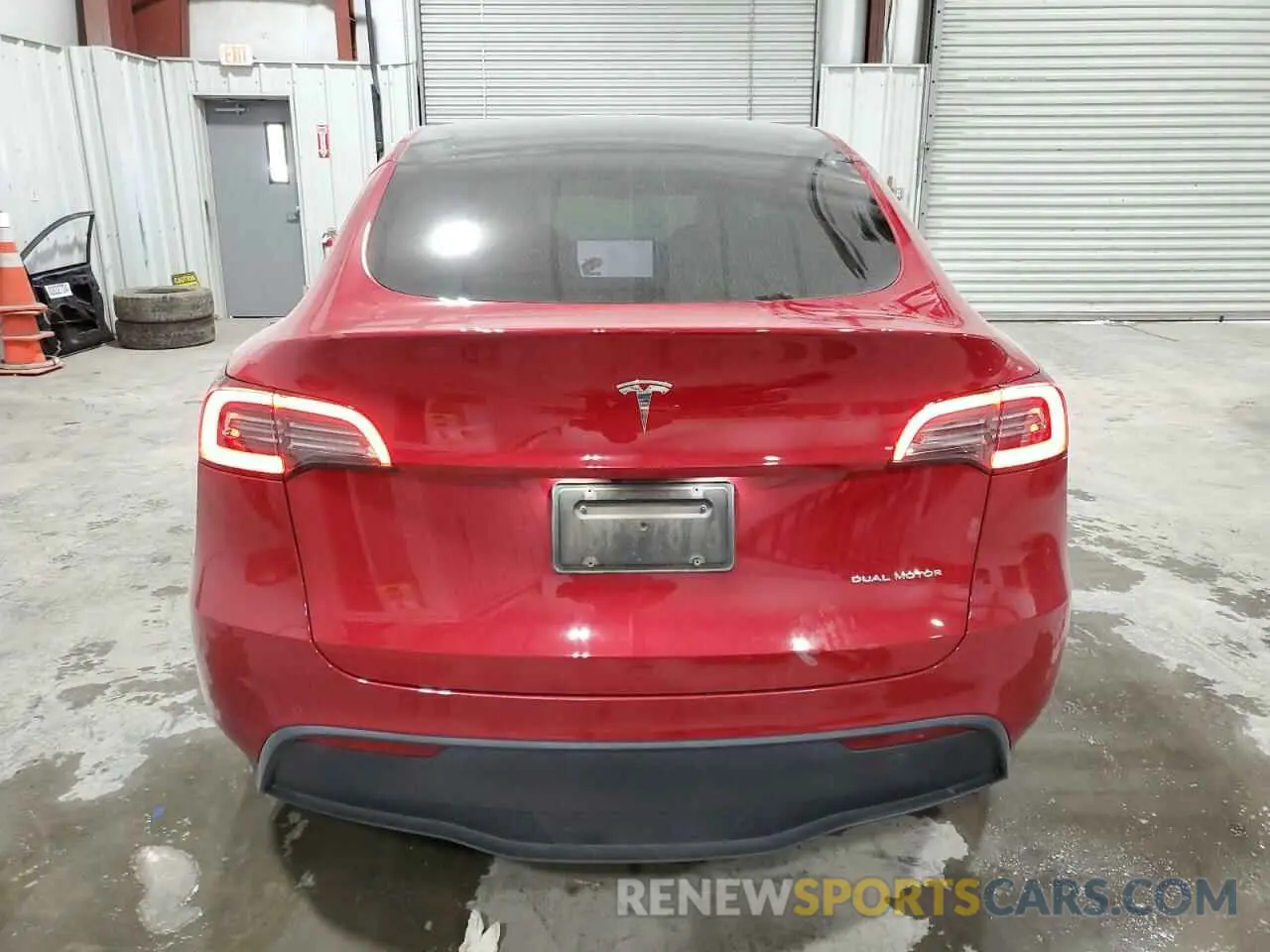 6 Photograph of a damaged car 5YJYGDEE3MF262953 TESLA MODEL Y 2021