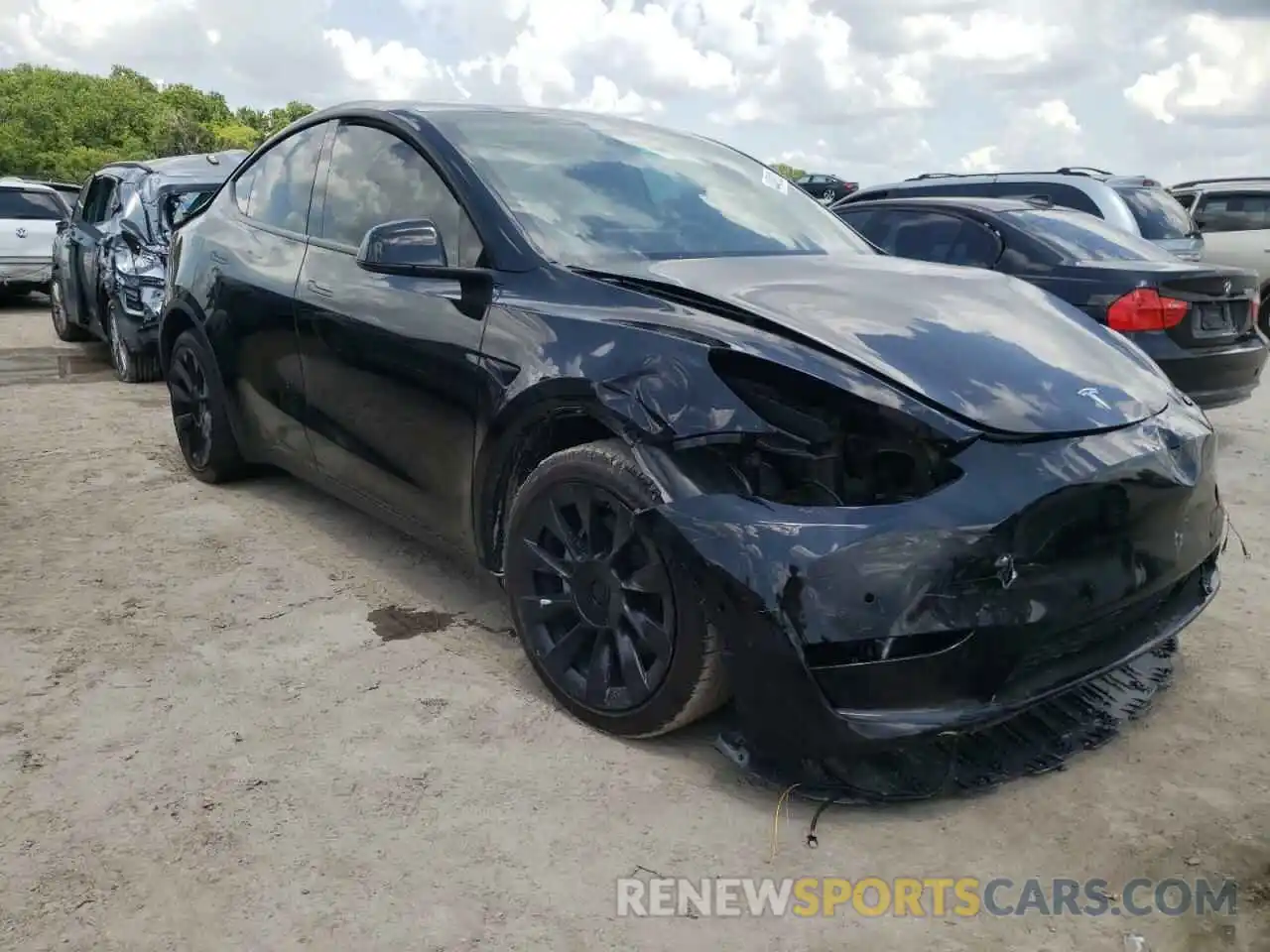 1 Photograph of a damaged car 5YJYGDEE3MF264928 TESLA MODEL Y 2021