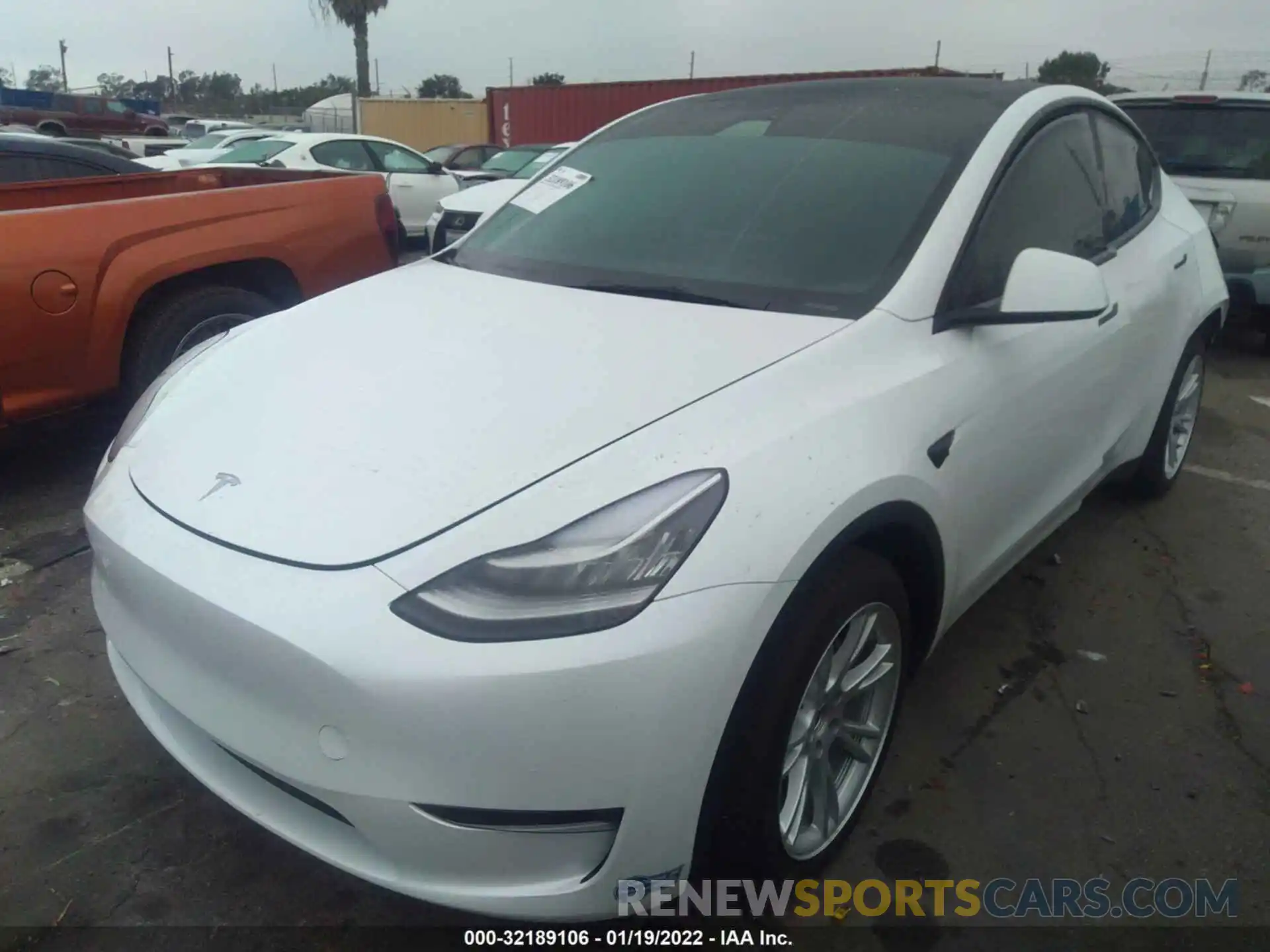 2 Photograph of a damaged car 5YJYGDEE3MF272589 TESLA MODEL Y 2021