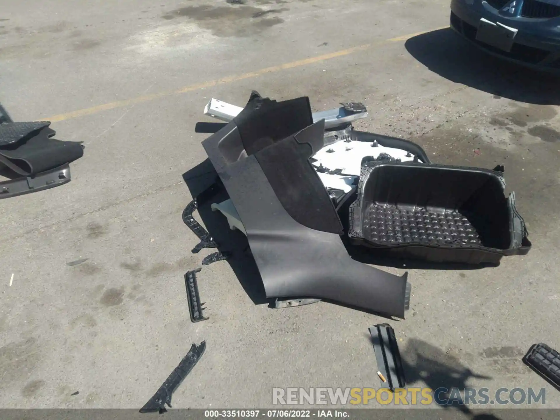 11 Photograph of a damaged car 5YJYGDEE3MF294222 TESLA MODEL Y 2021