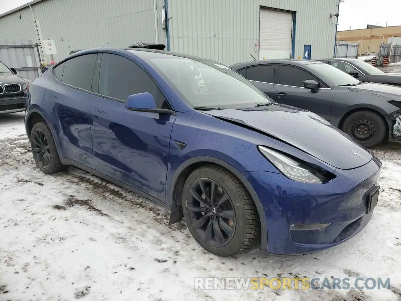 4 Photograph of a damaged car 5YJYGDEE3MF303324 TESLA MODEL Y 2021