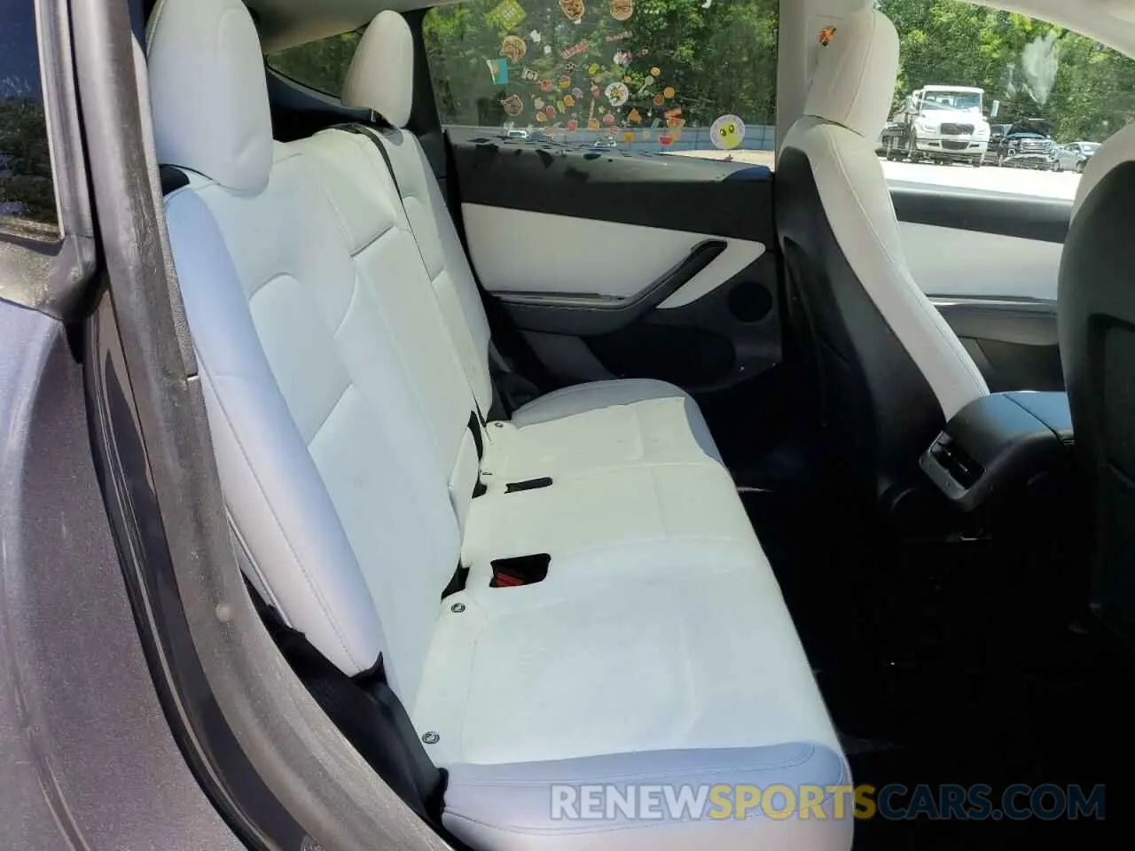 11 Photograph of a damaged car 5YJYGDEE4MF067475 TESLA MODEL Y 2021