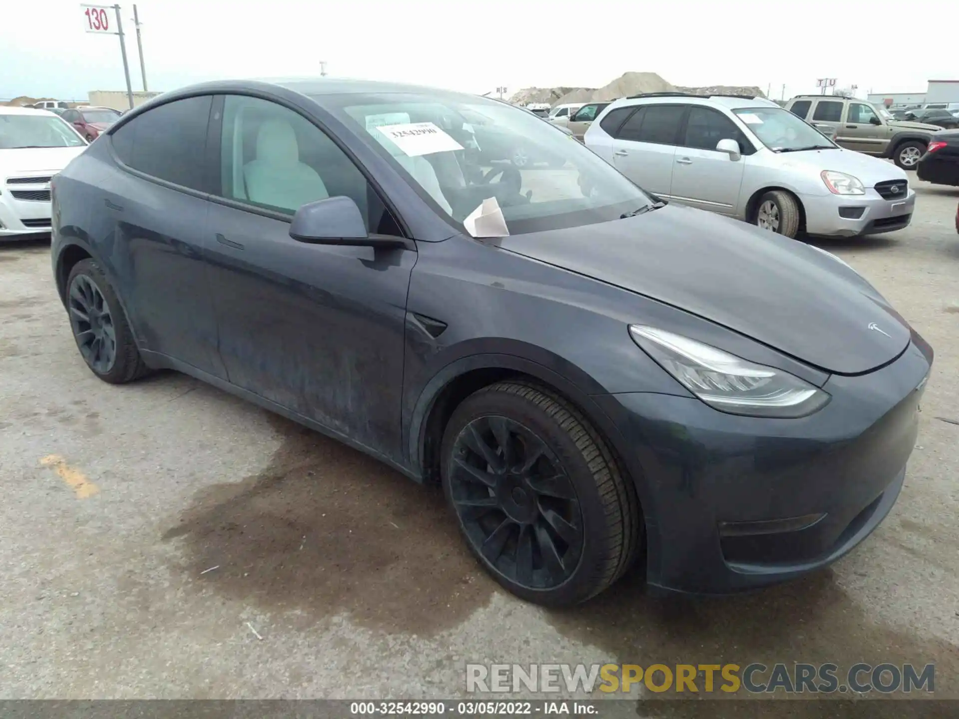 1 Photograph of a damaged car 5YJYGDEE4MF069064 TESLA MODEL Y 2021