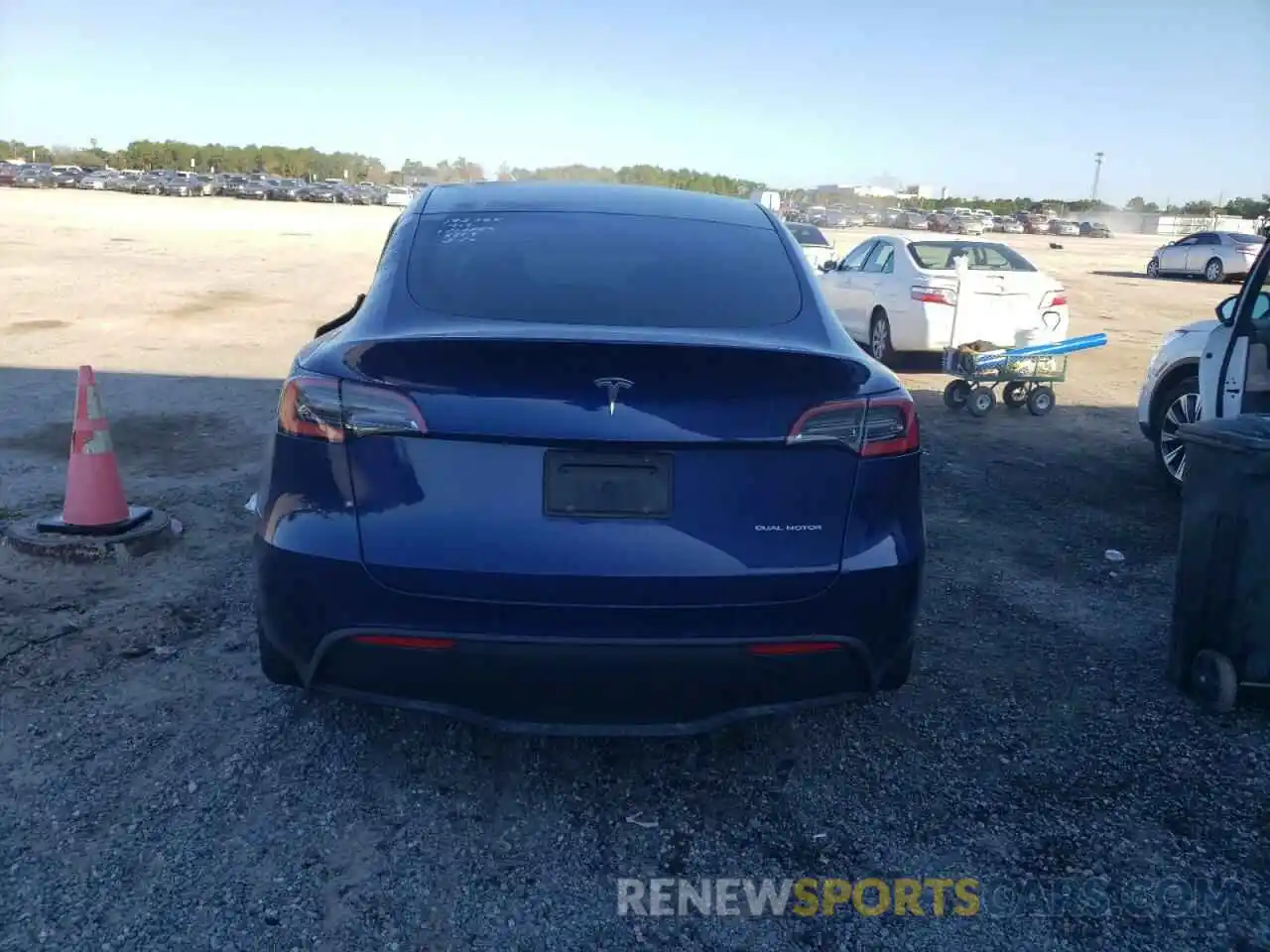 6 Photograph of a damaged car 5YJYGDEE4MF075219 TESLA MODEL Y 2021