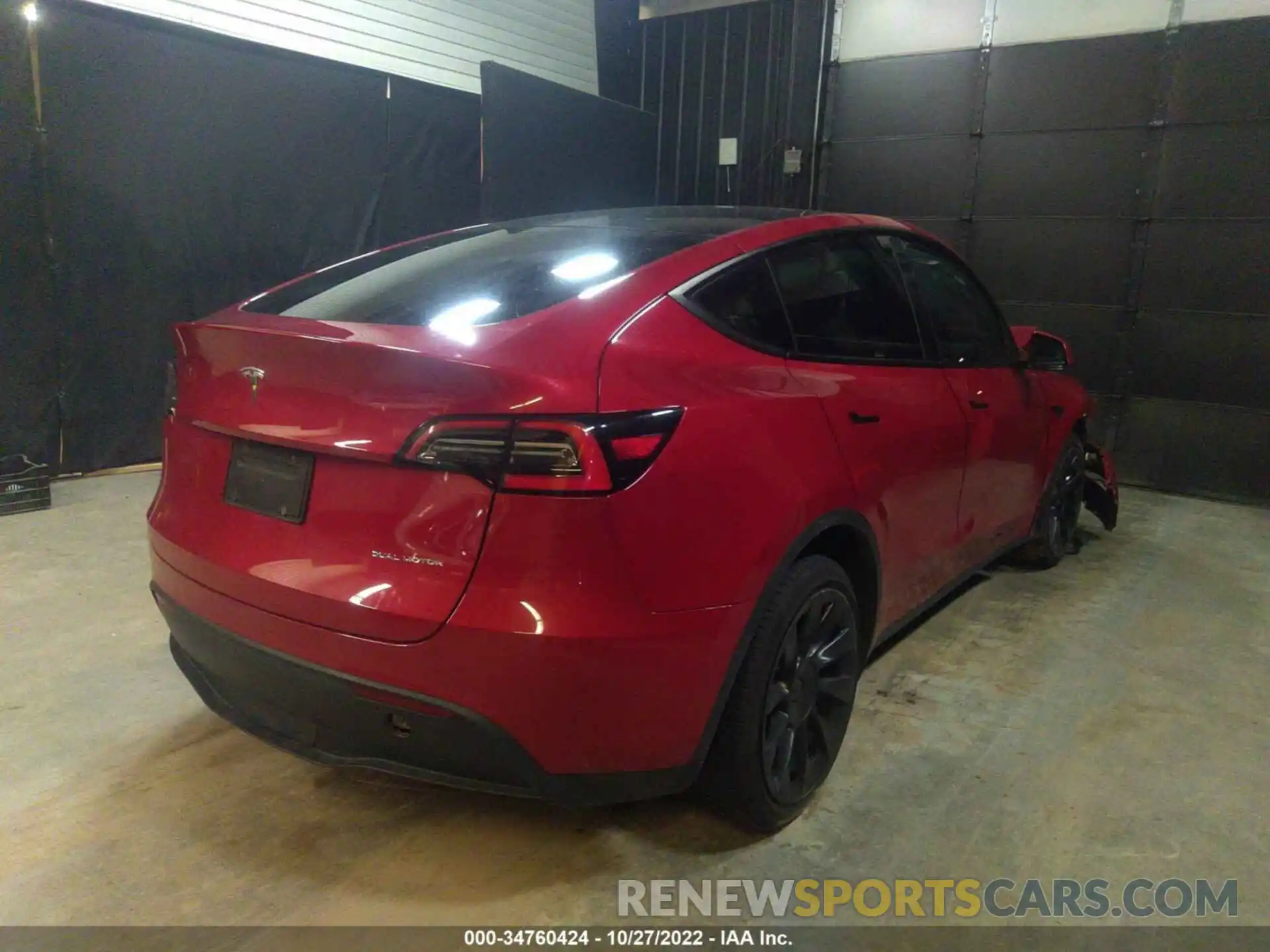 4 Photograph of a damaged car 5YJYGDEE4MF075317 TESLA MODEL Y 2021