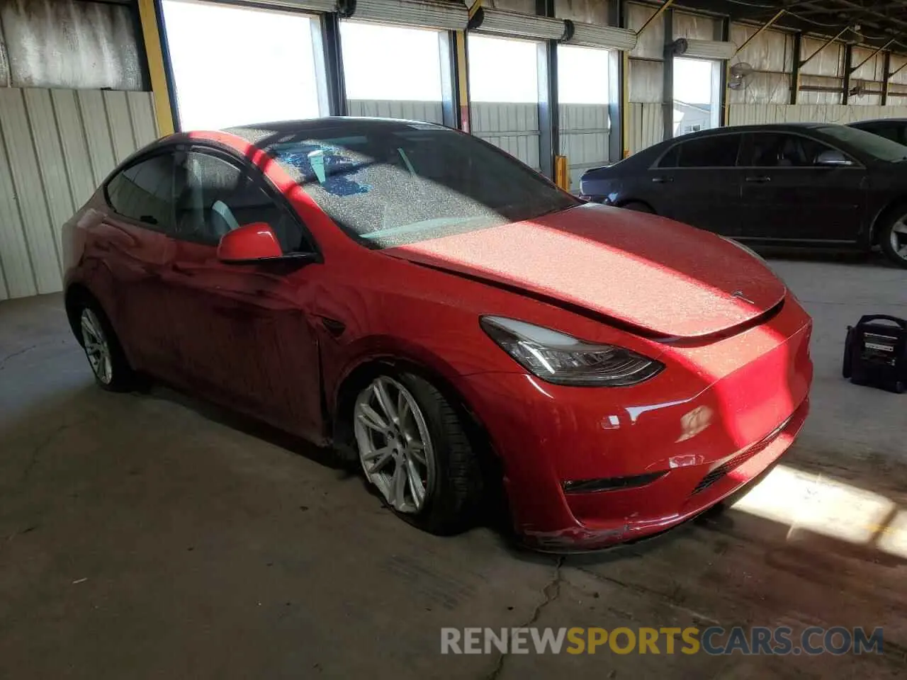 4 Photograph of a damaged car 5YJYGDEE4MF075690 TESLA MODEL Y 2021