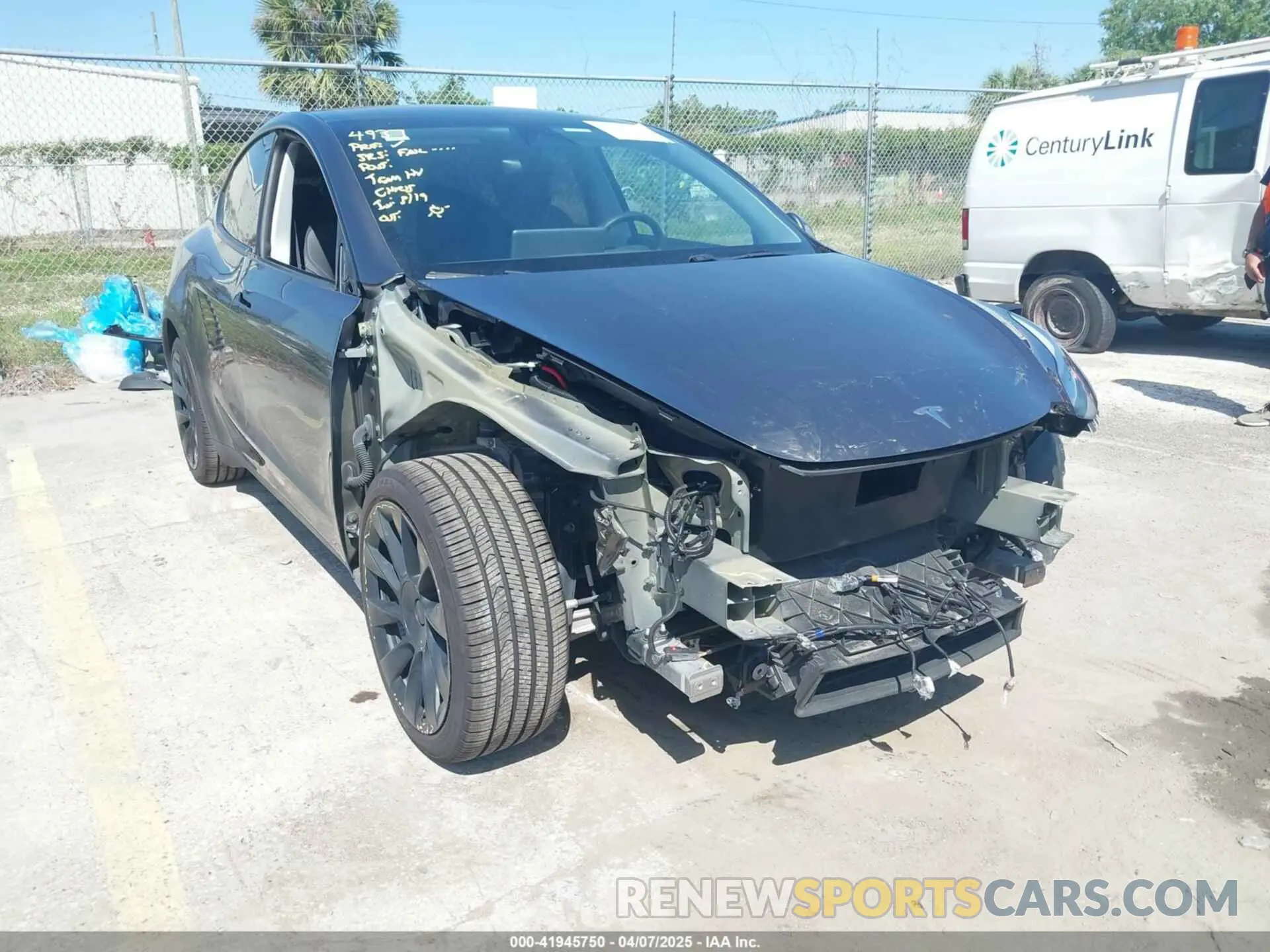 1 Photograph of a damaged car 5YJYGDEE4MF076791 TESLA MODEL Y 2021