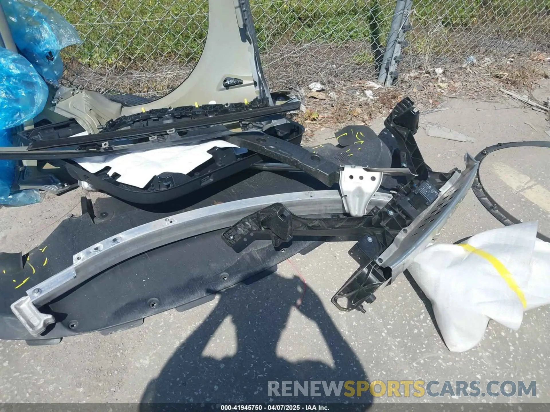 10 Photograph of a damaged car 5YJYGDEE4MF076791 TESLA MODEL Y 2021