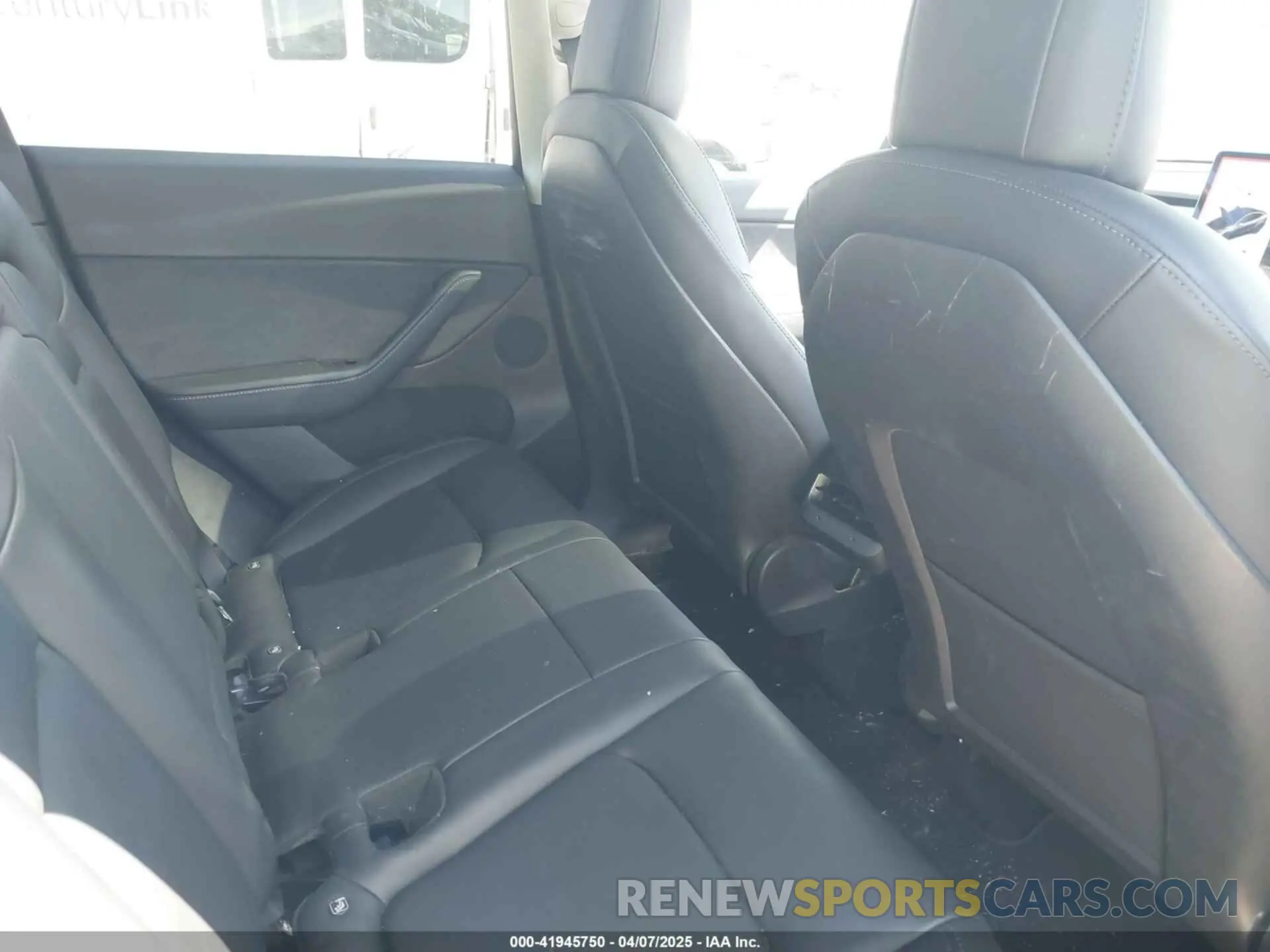 7 Photograph of a damaged car 5YJYGDEE4MF076791 TESLA MODEL Y 2021