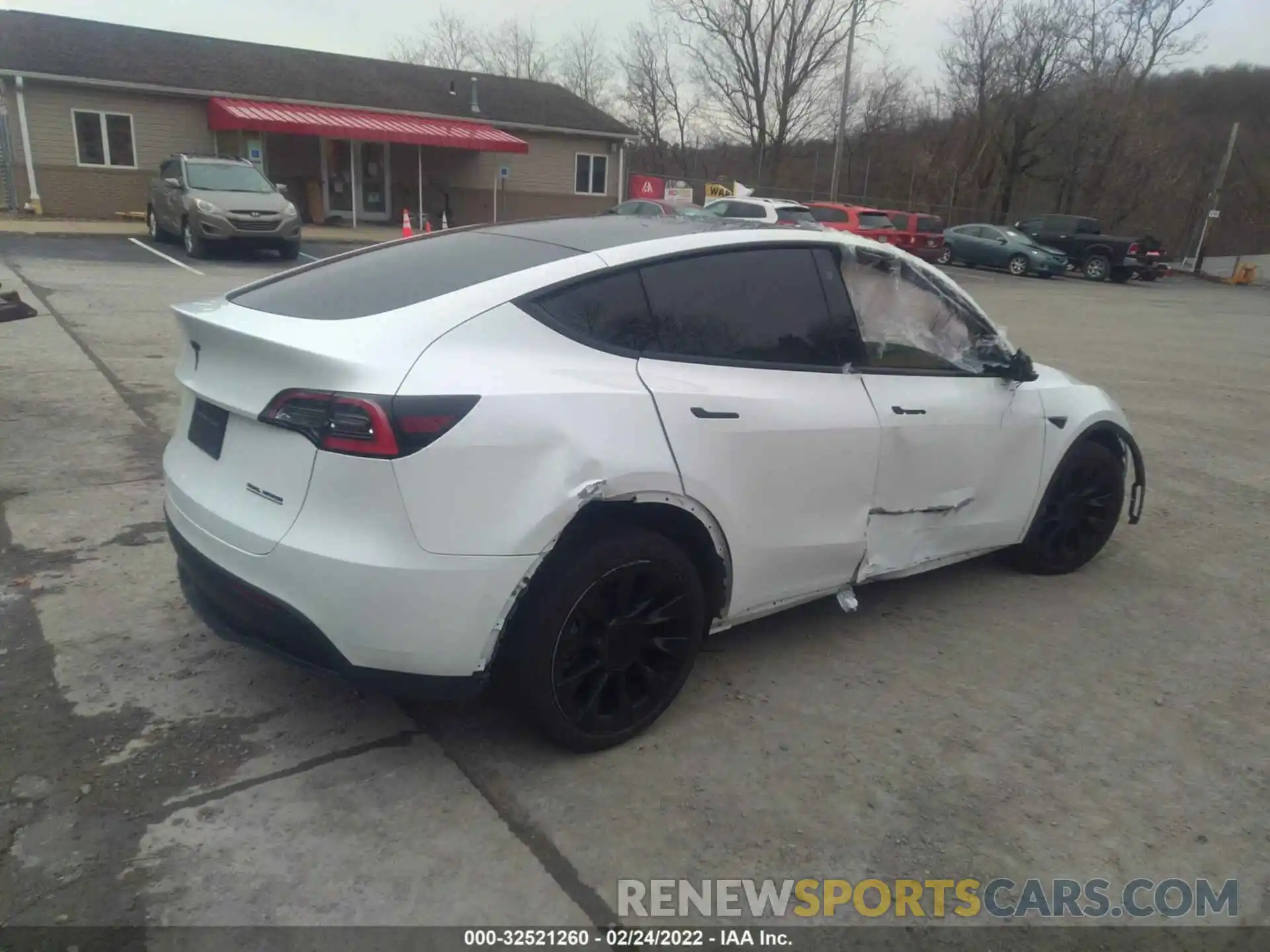 4 Photograph of a damaged car 5YJYGDEE4MF081005 TESLA MODEL Y 2021