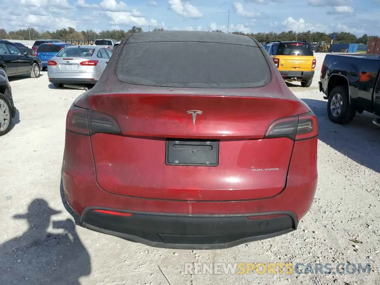 6 Photograph of a damaged car 5YJYGDEE4MF082798 TESLA MODEL Y 2021