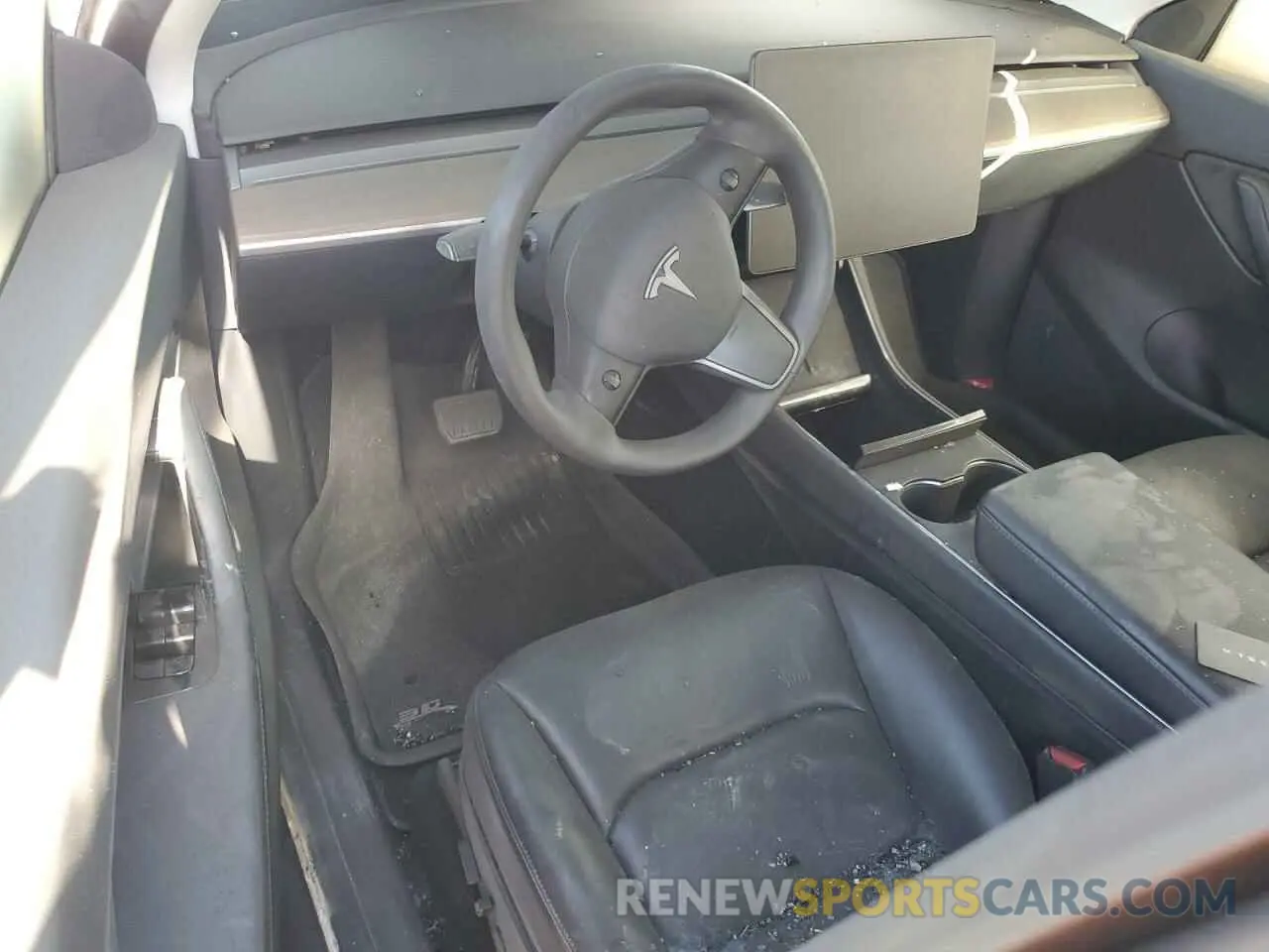 8 Photograph of a damaged car 5YJYGDEE4MF082798 TESLA MODEL Y 2021