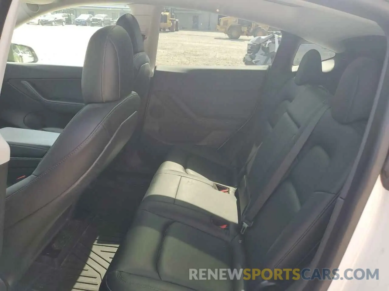 10 Photograph of a damaged car 5YJYGDEE4MF085975 TESLA MODEL Y 2021