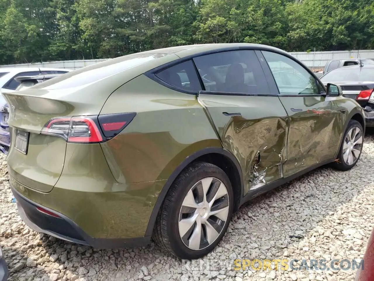 3 Photograph of a damaged car 5YJYGDEE4MF085975 TESLA MODEL Y 2021