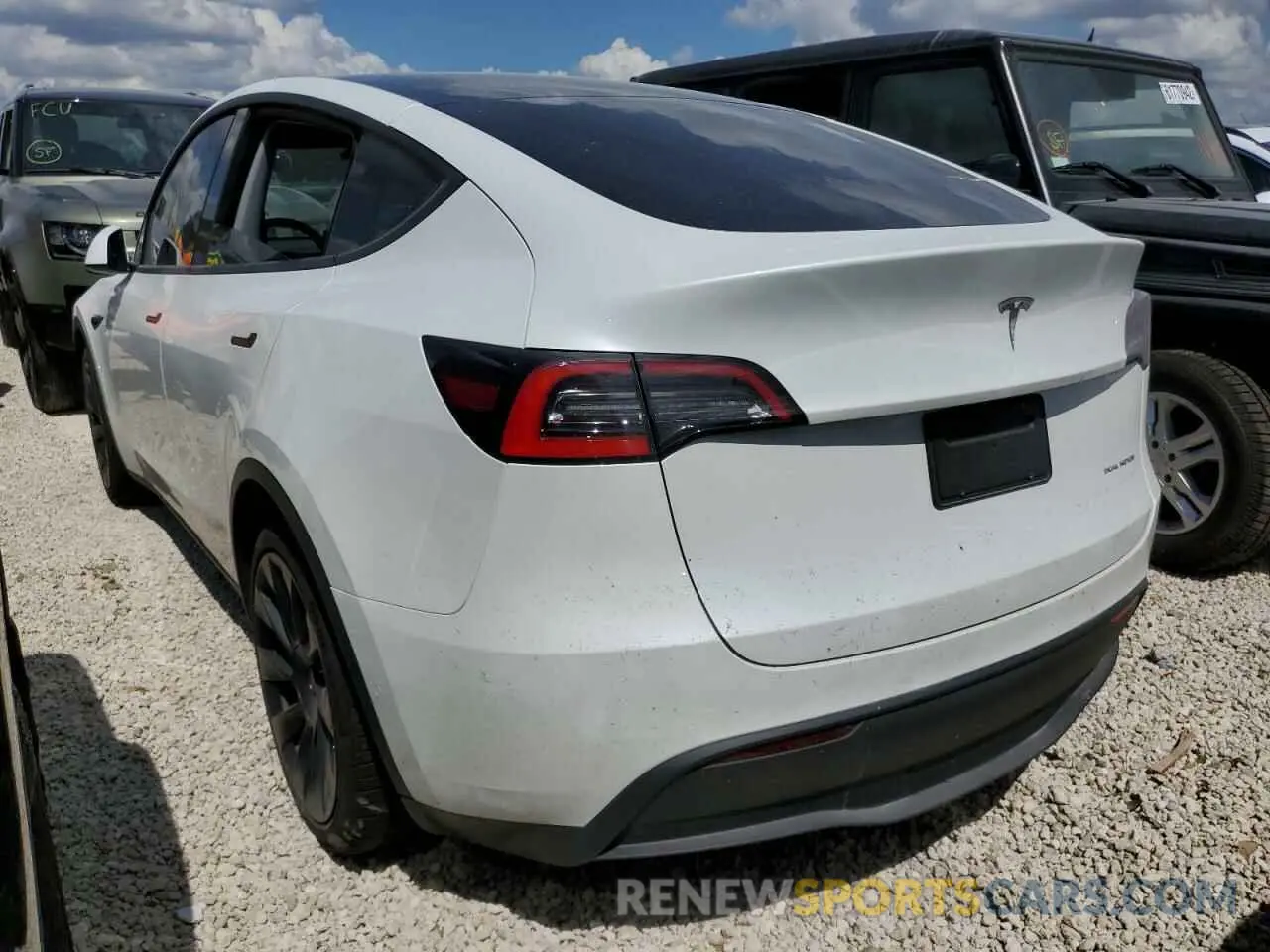 3 Photograph of a damaged car 5YJYGDEE4MF087712 TESLA MODEL Y 2021