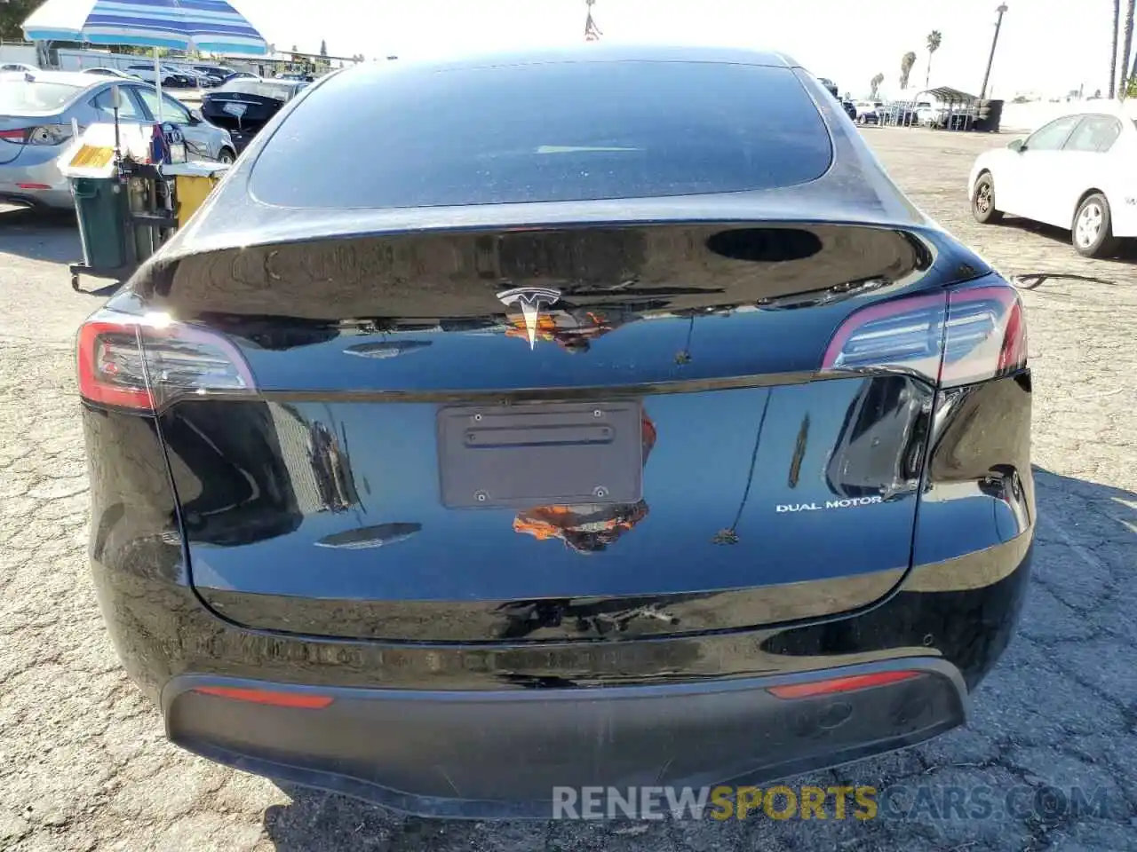 6 Photograph of a damaged car 5YJYGDEE4MF089766 TESLA MODEL Y 2021