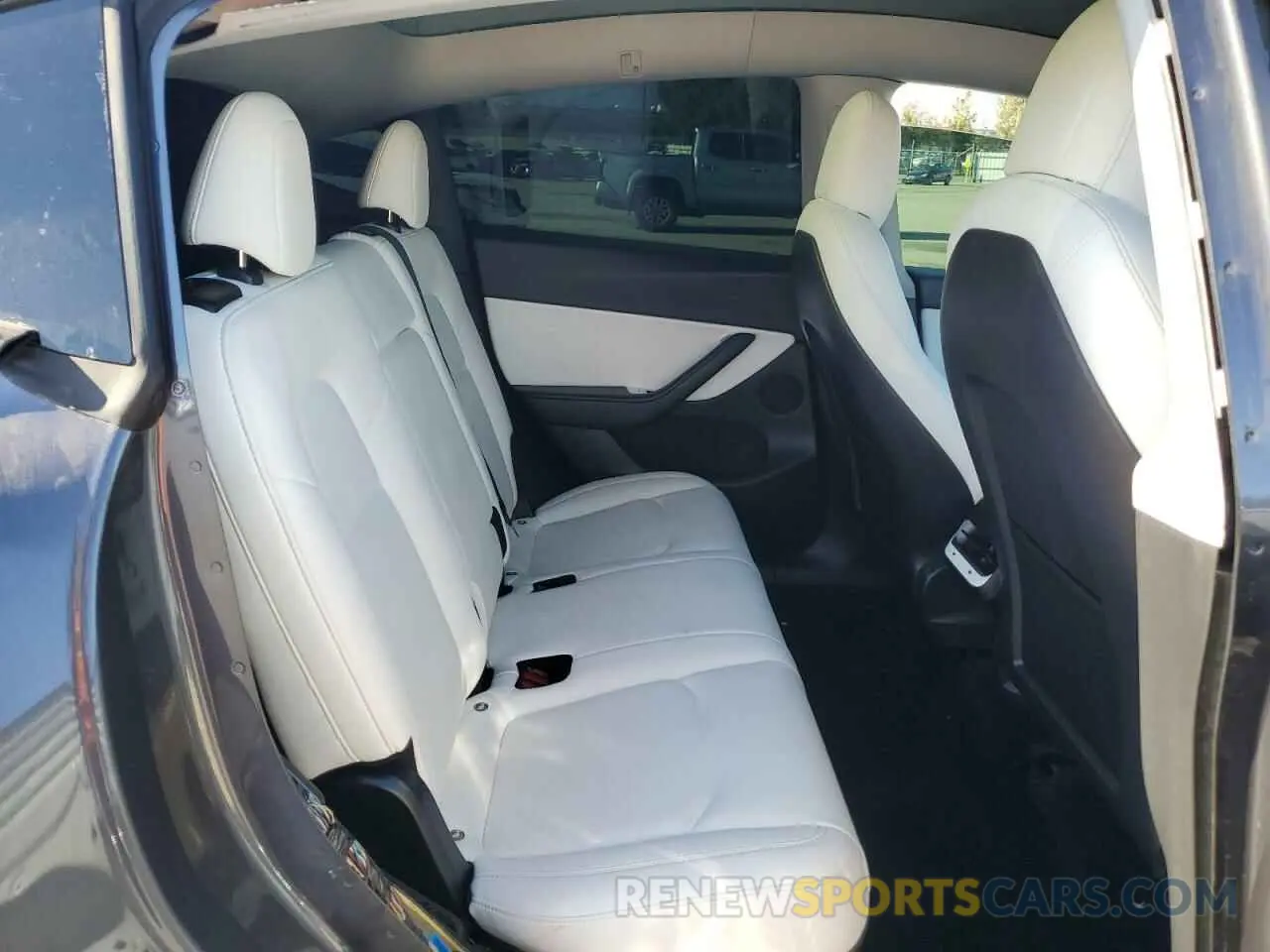 12 Photograph of a damaged car 5YJYGDEE4MF089976 TESLA MODEL Y 2021