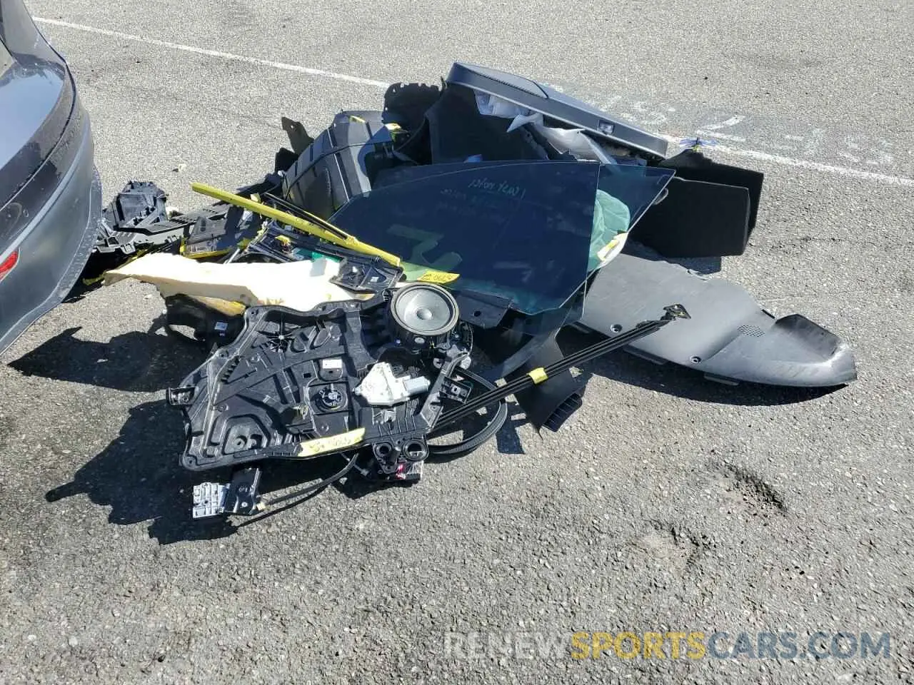 15 Photograph of a damaged car 5YJYGDEE4MF089976 TESLA MODEL Y 2021