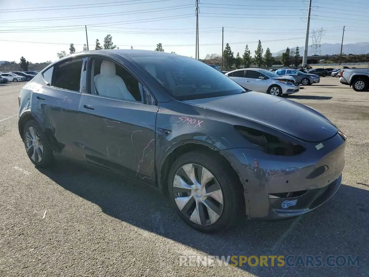 4 Photograph of a damaged car 5YJYGDEE4MF089976 TESLA MODEL Y 2021
