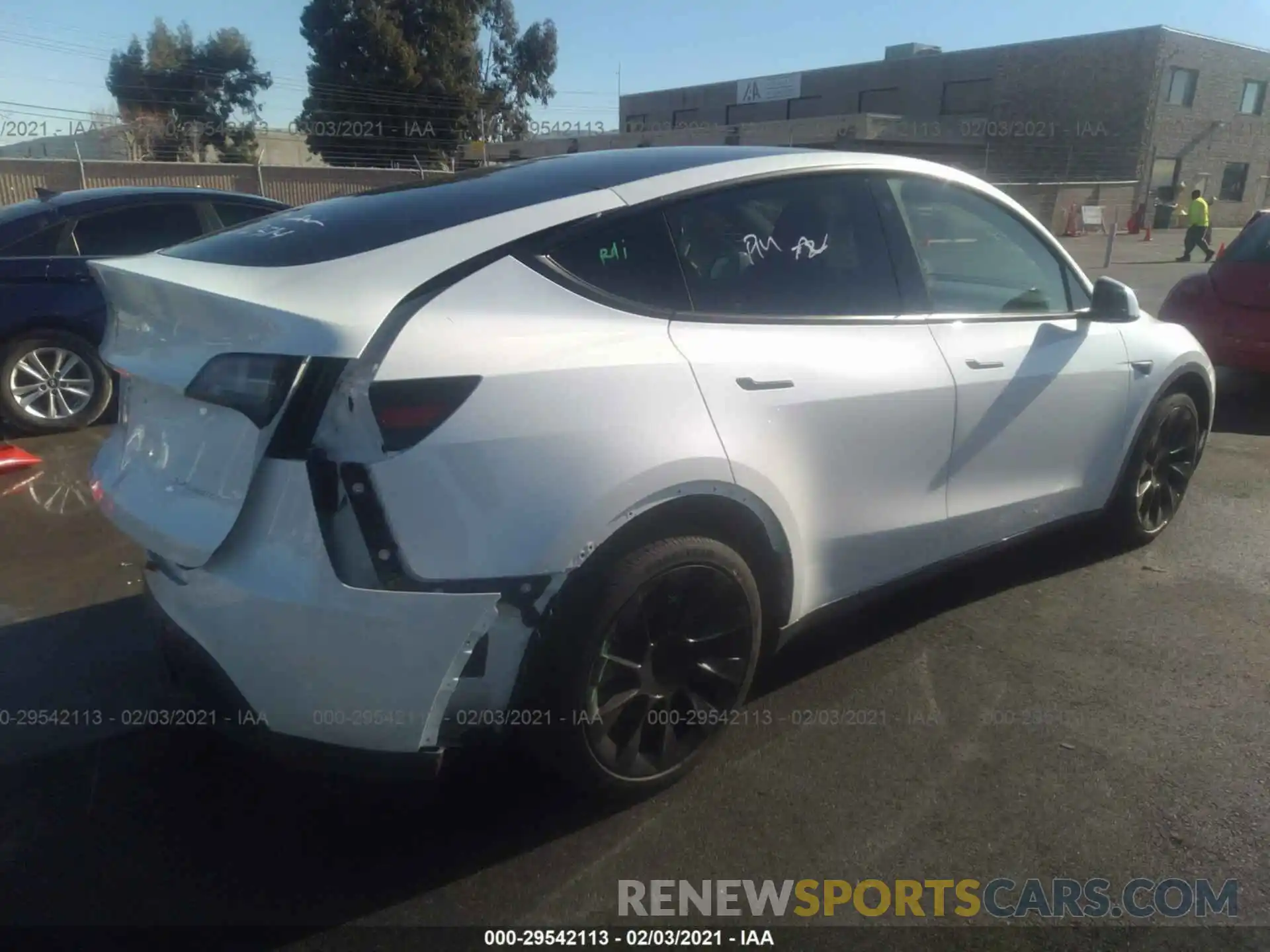 4 Photograph of a damaged car 5YJYGDEE4MF090707 TESLA MODEL Y 2021