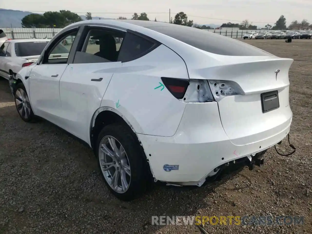 3 Photograph of a damaged car 5YJYGDEE4MF108915 TESLA MODEL Y 2021